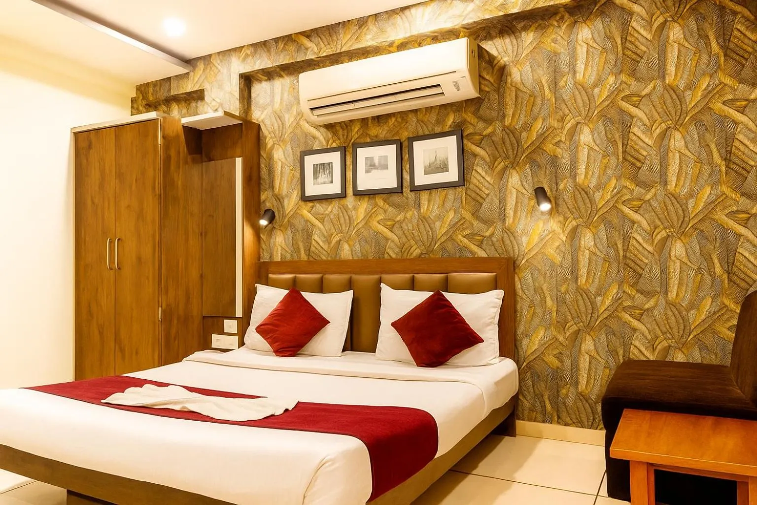 Bed in Hotel Shree Ram Palace