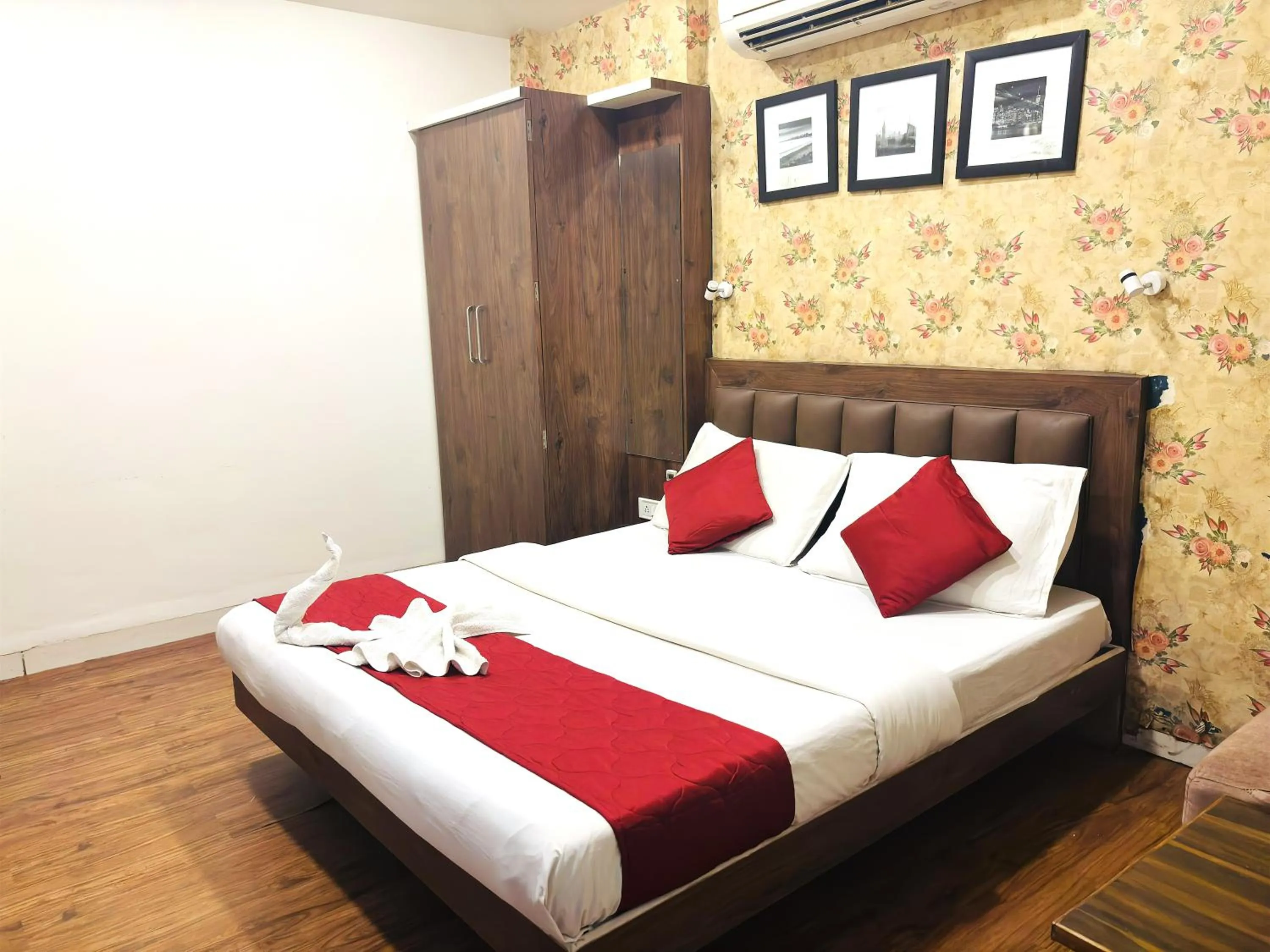 Bed in Hotel Shree Ram Palace