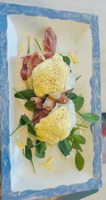 Breakfast in Hilltop Whakaipo Estate