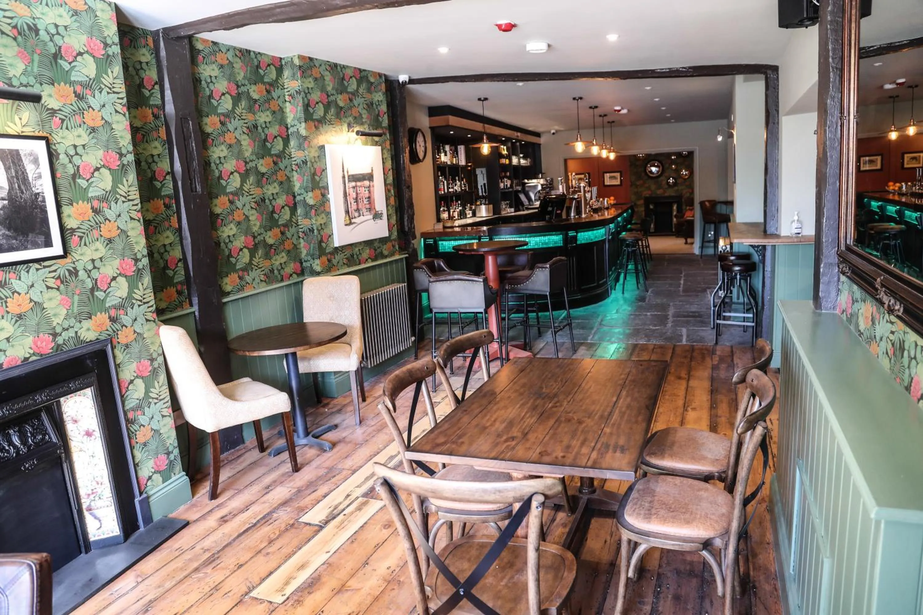 Lounge or bar in The Crown Hotel