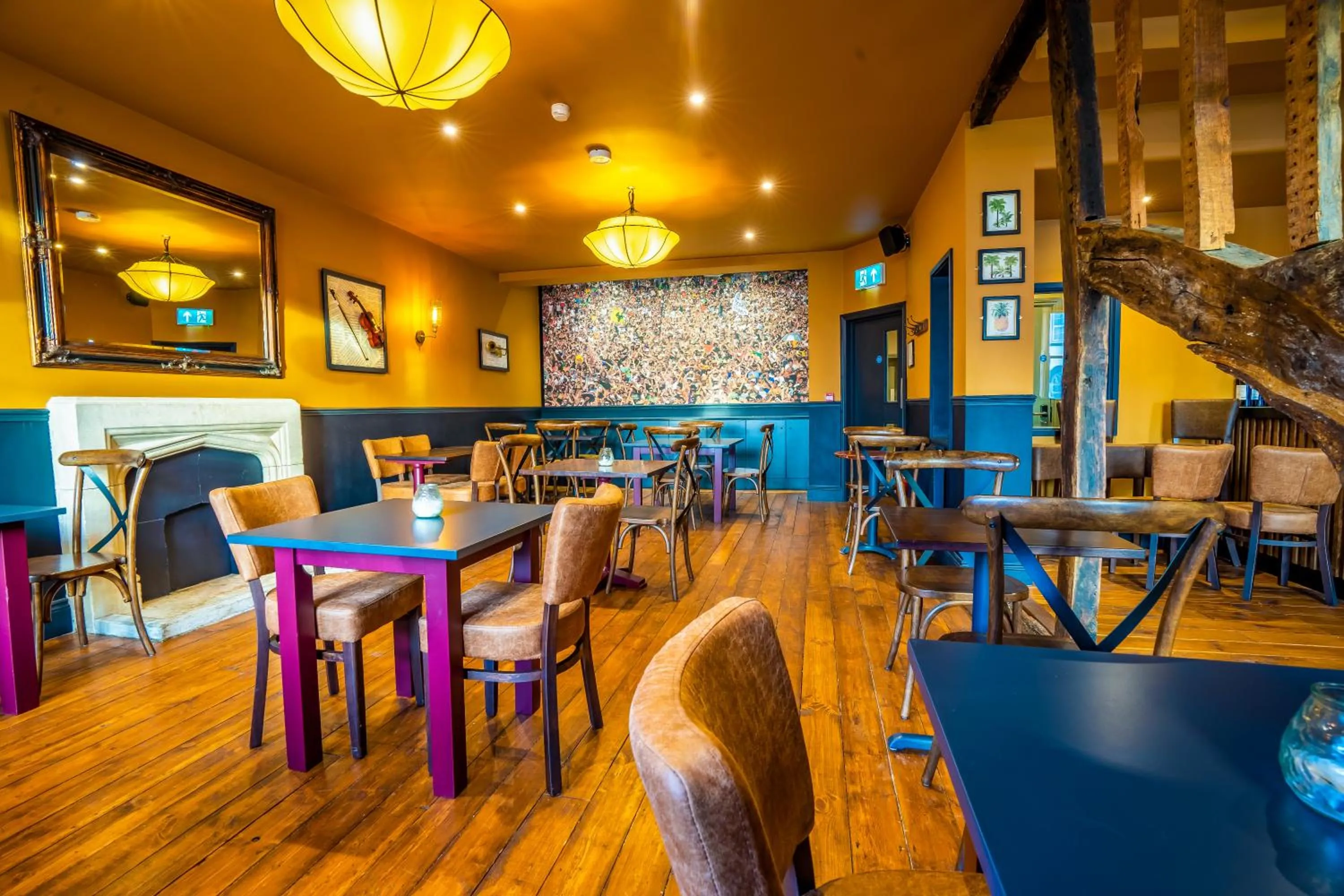 Lounge or bar in The Crown Hotel