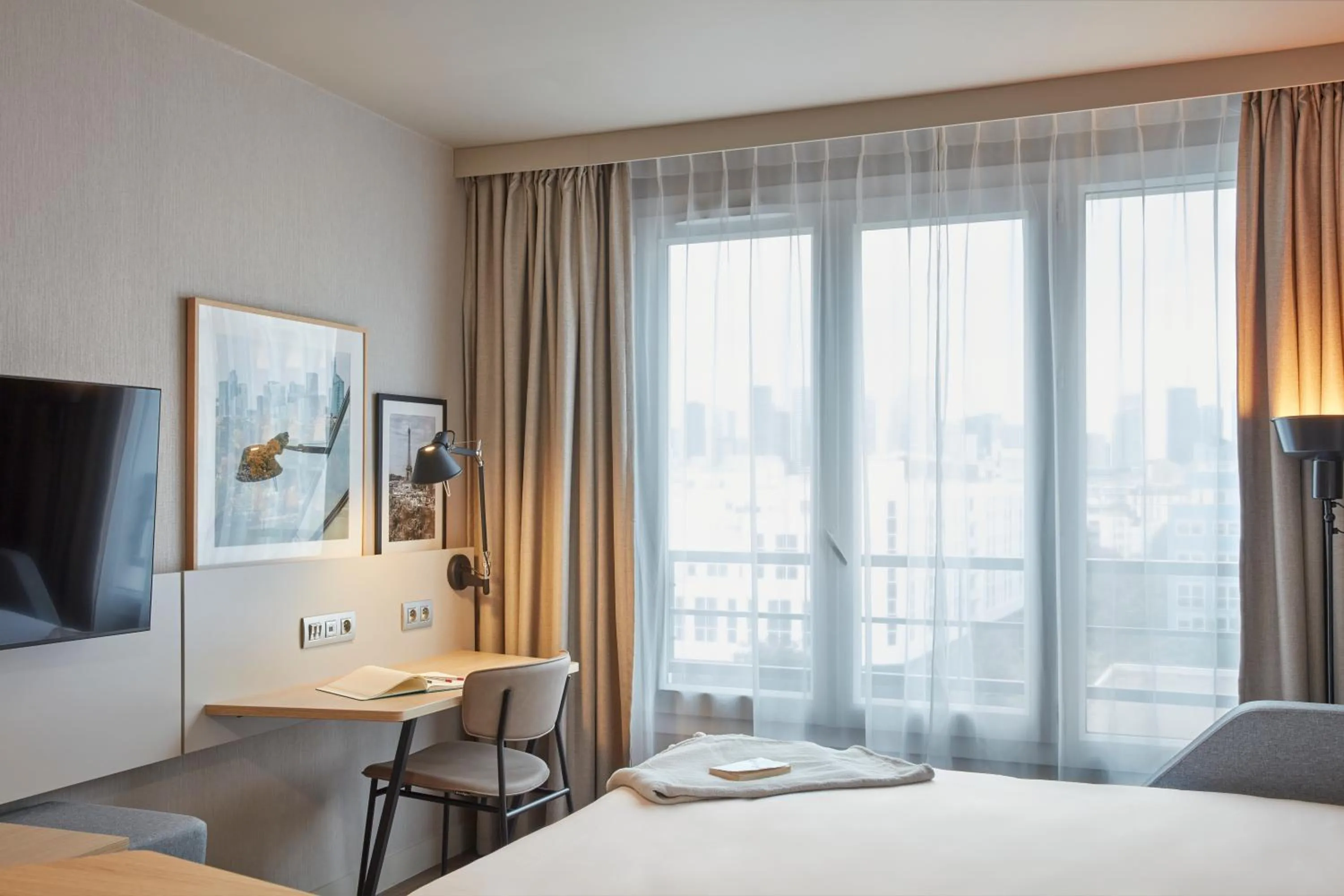 Bedroom, Bed in Aparthotel Adagio Paris Suresnes Longchamp