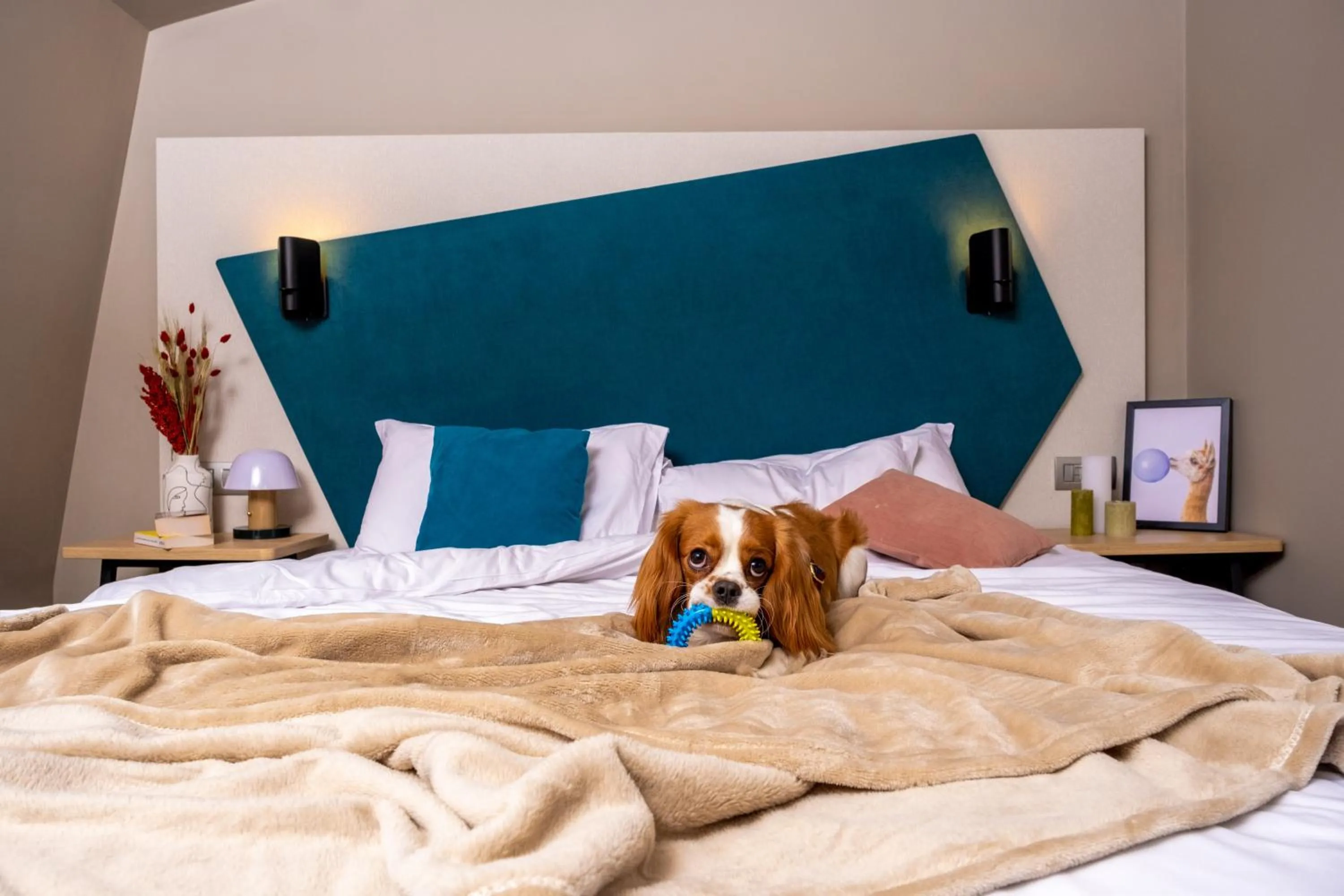 Bedroom, Bed in Aparthotel Adagio Paris Suresnes Longchamp