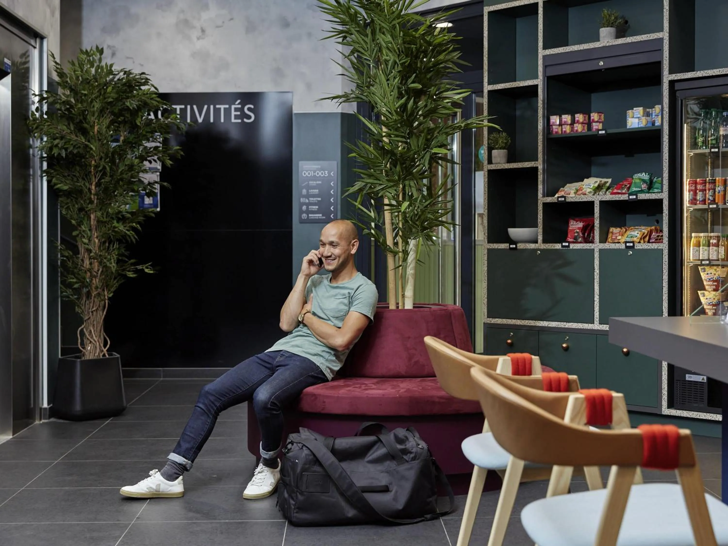 Property building in Aparthotel Adagio Paris Suresnes Longchamp