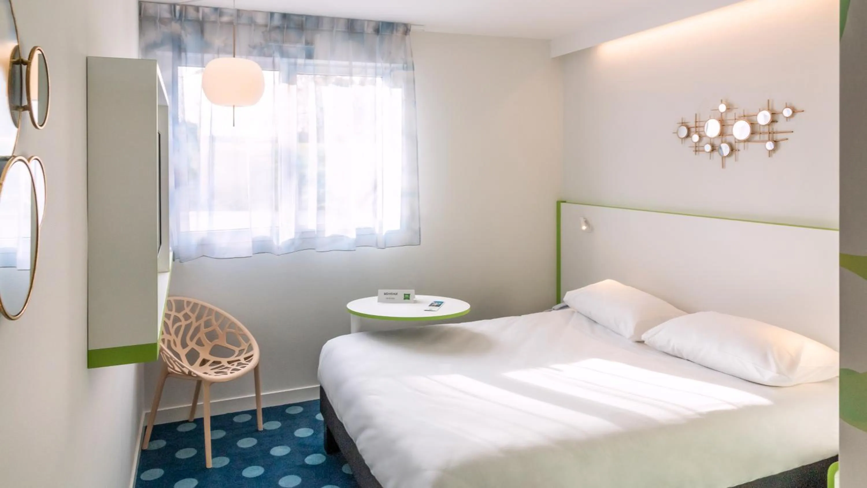 Bed in ibis Styles Fougeres