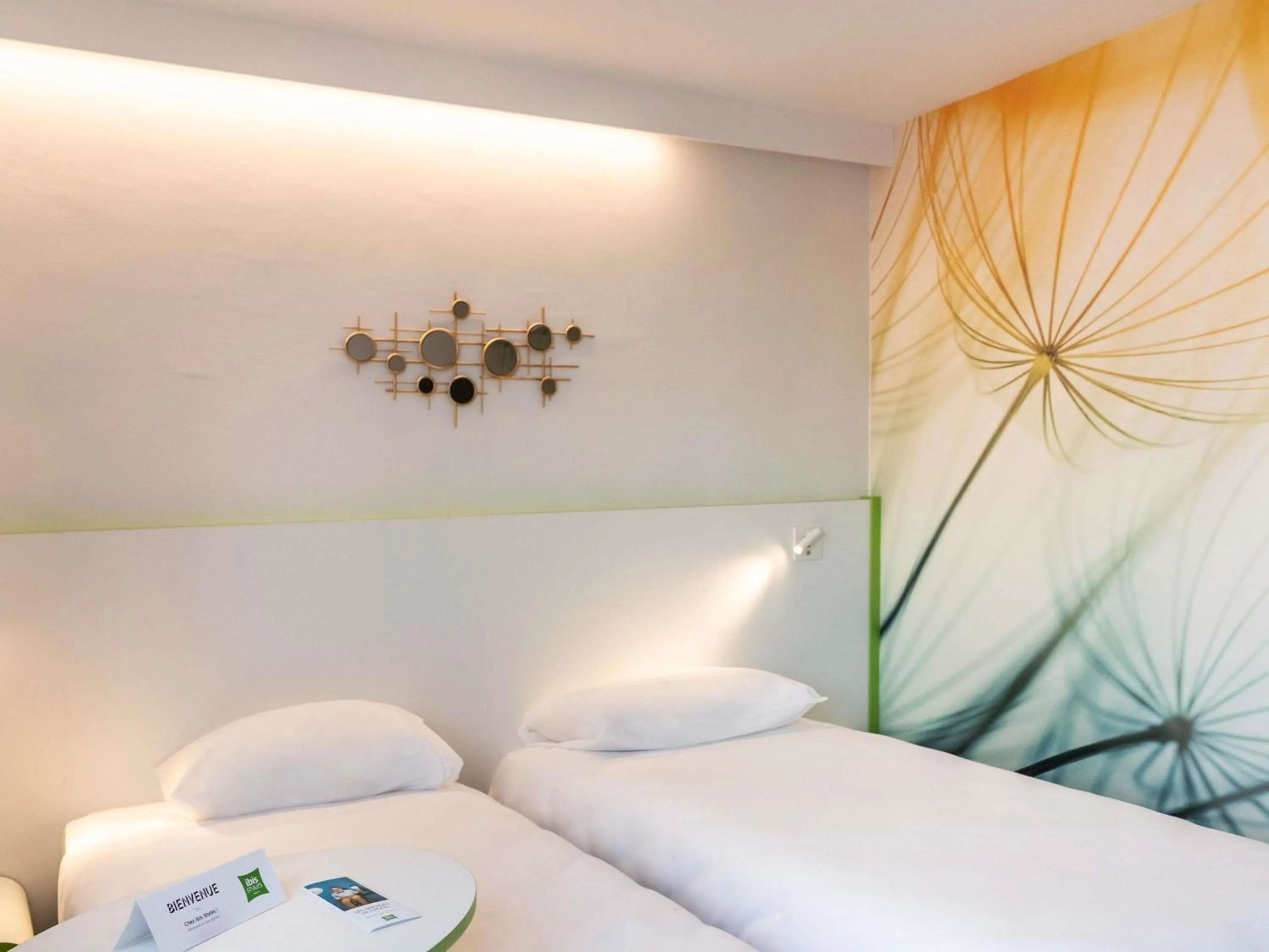 Bedroom, Bed in ibis Styles Fougeres