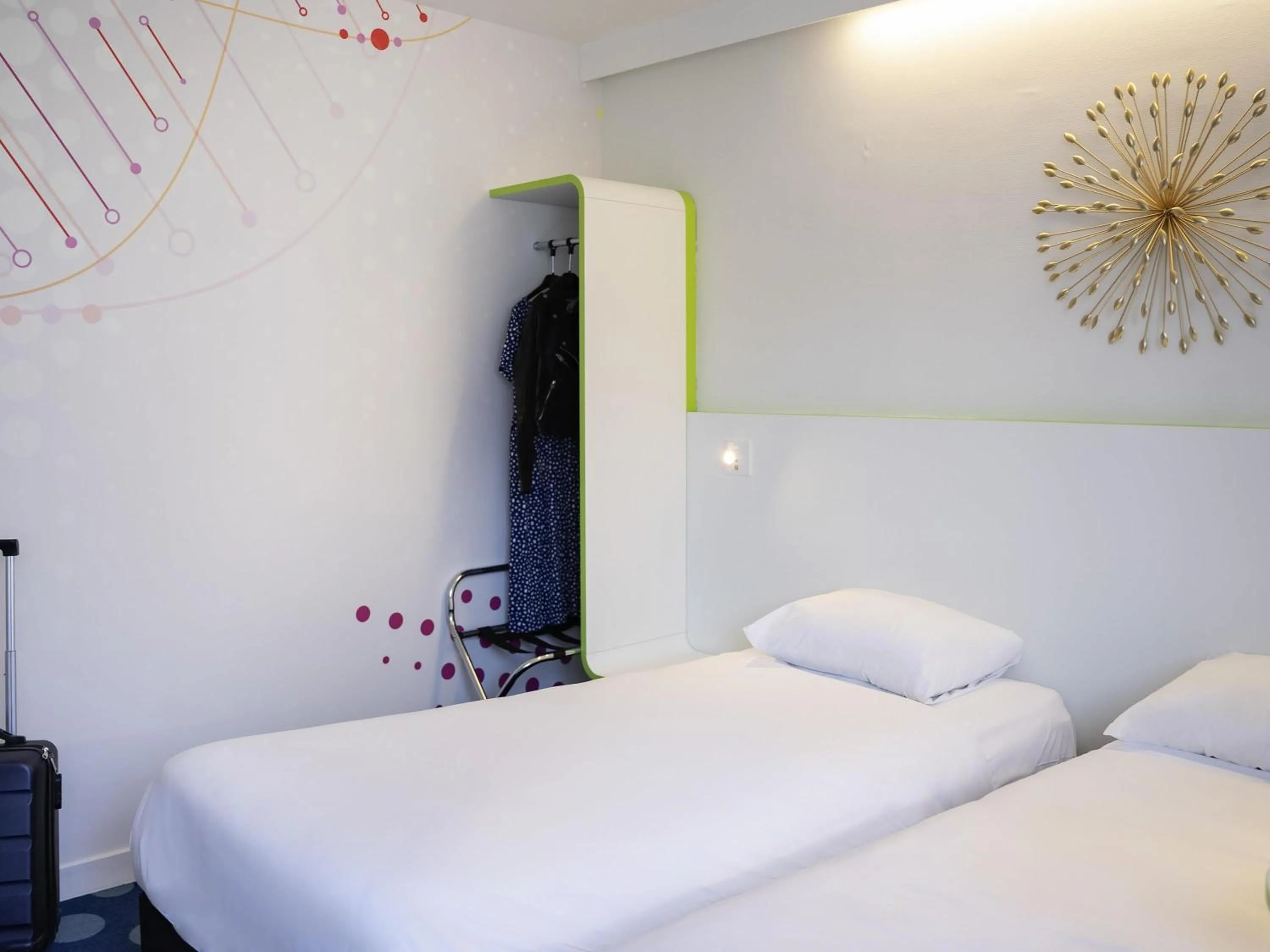 Bedroom, Bed in ibis Styles Fougeres