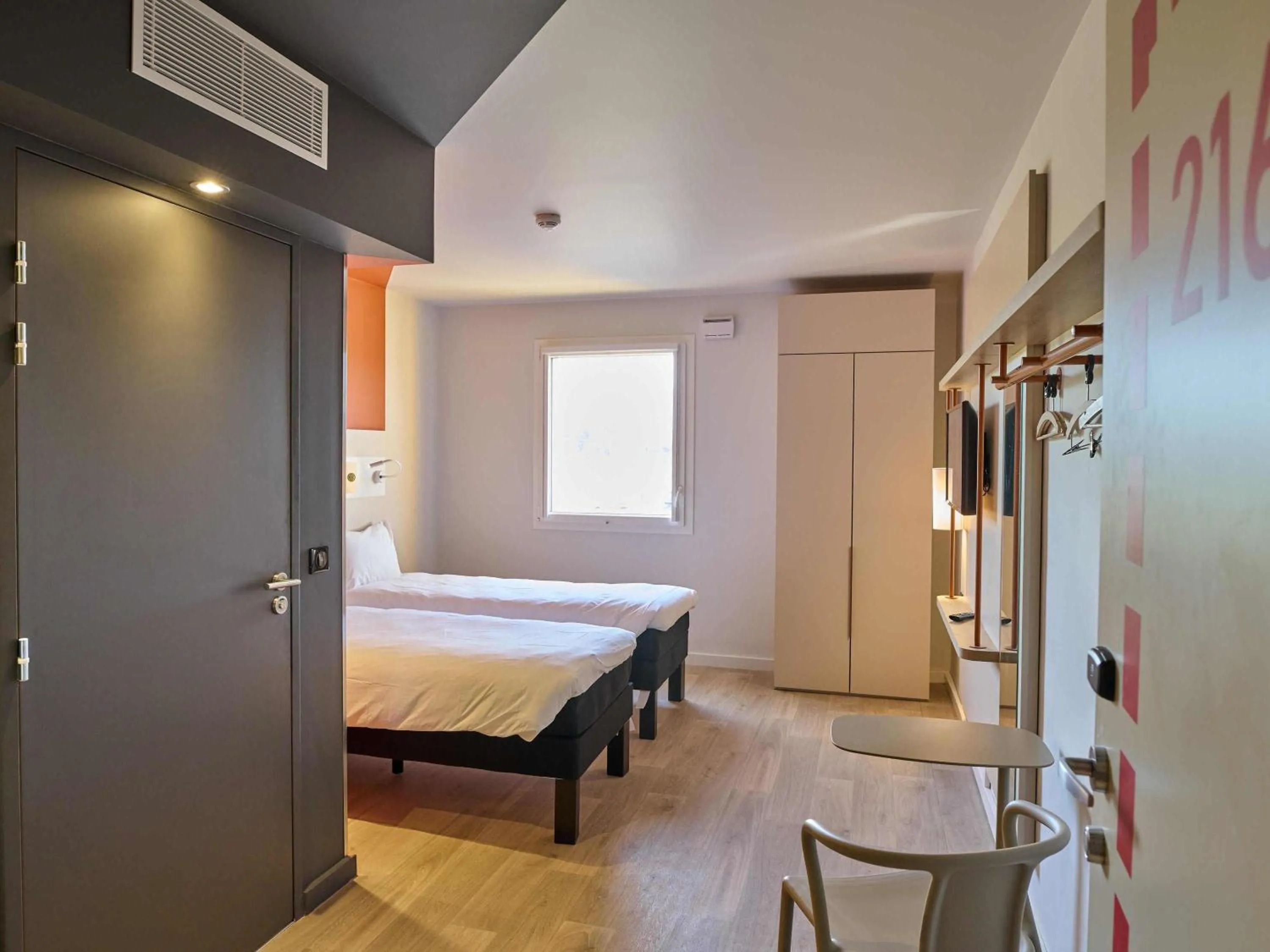 Bedroom, Bed in Ibis Budget Nangy Annemasse