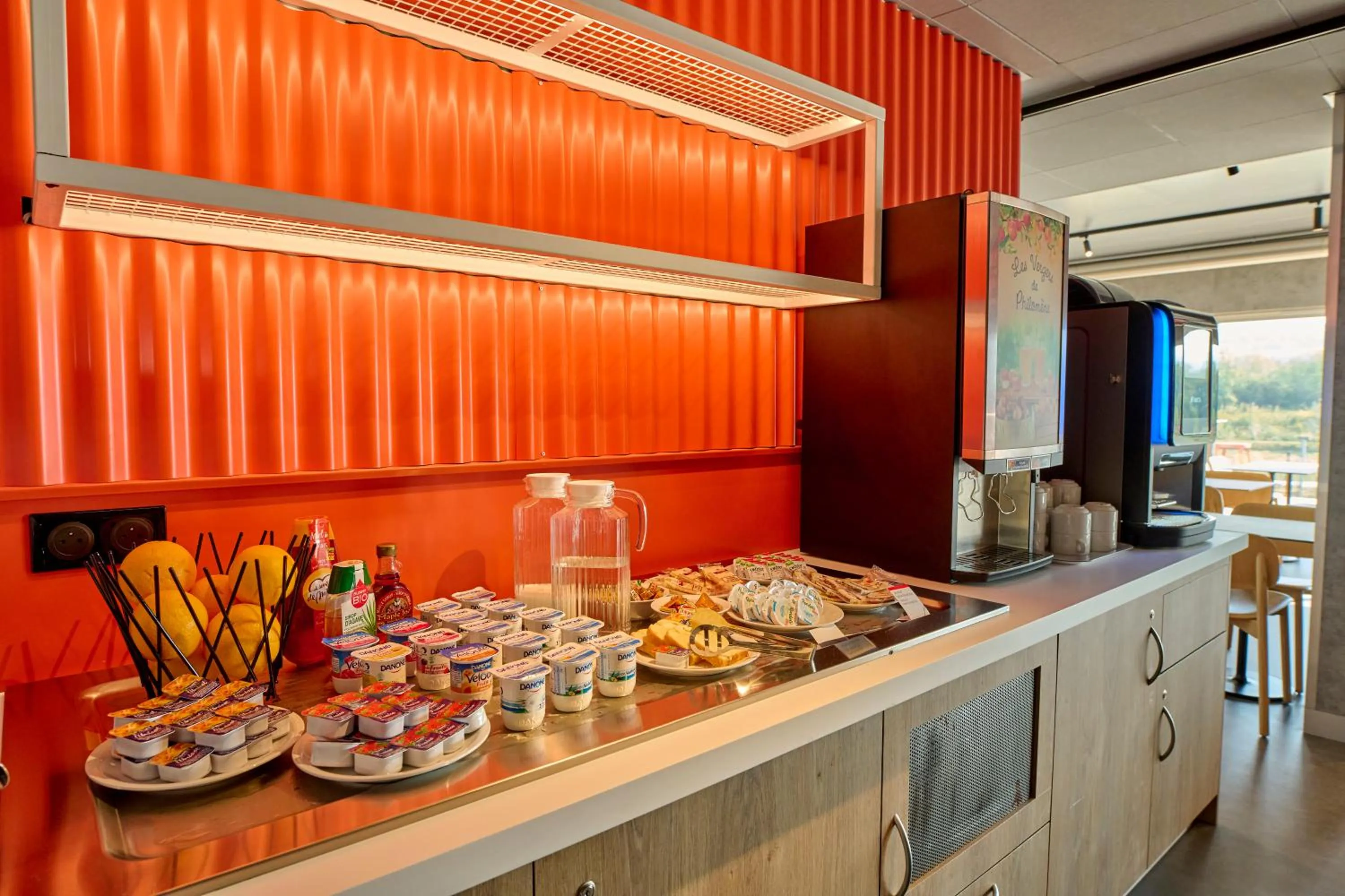 Food and drinks in Ibis Budget Nangy Annemasse