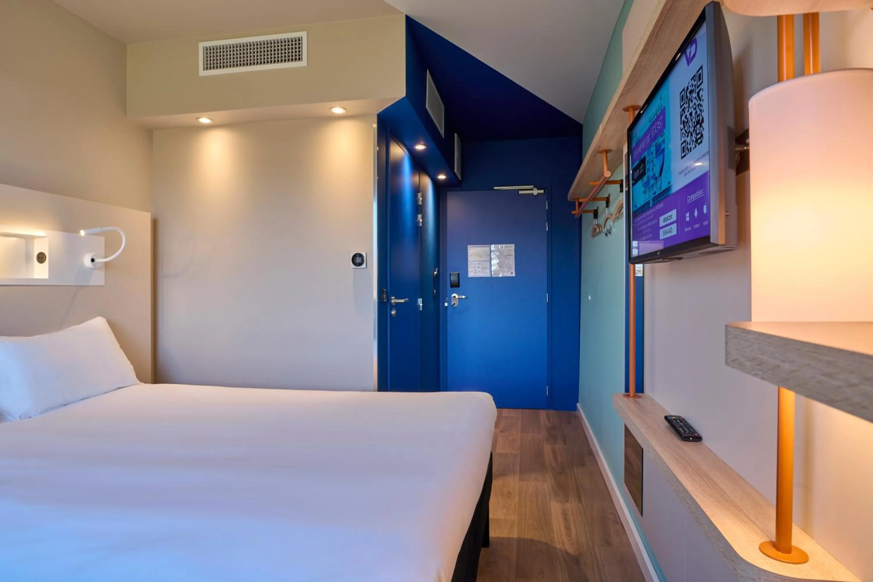 Bed in Ibis Budget Nangy Annemasse