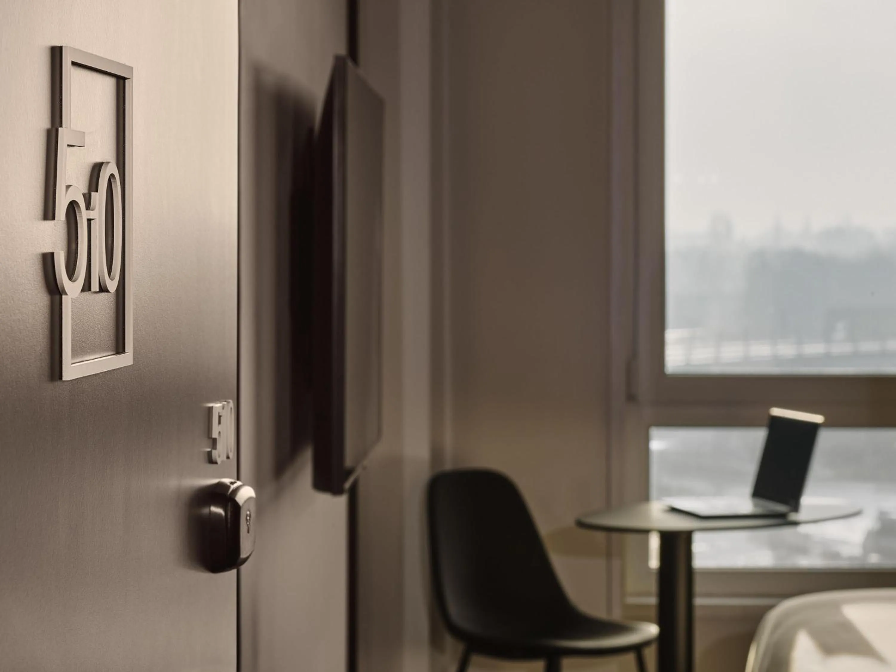 Bedroom in ibis Bethune Centre Gare