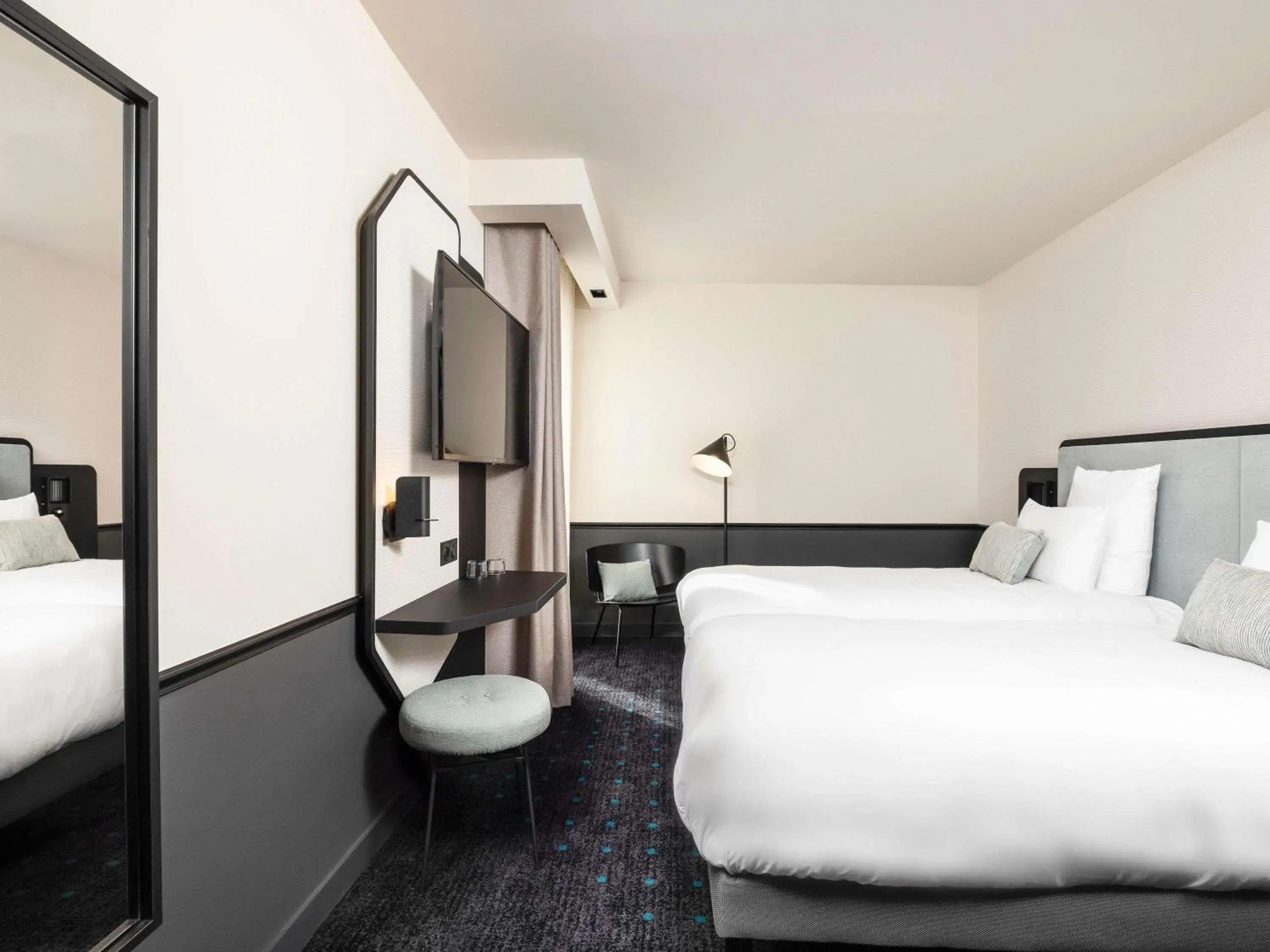 Classic Twin Room in Mercure Bordeaux Centre Gare Atlantic Classic Twin Room in Mercure Bordeaux Centre Gare Atlantic