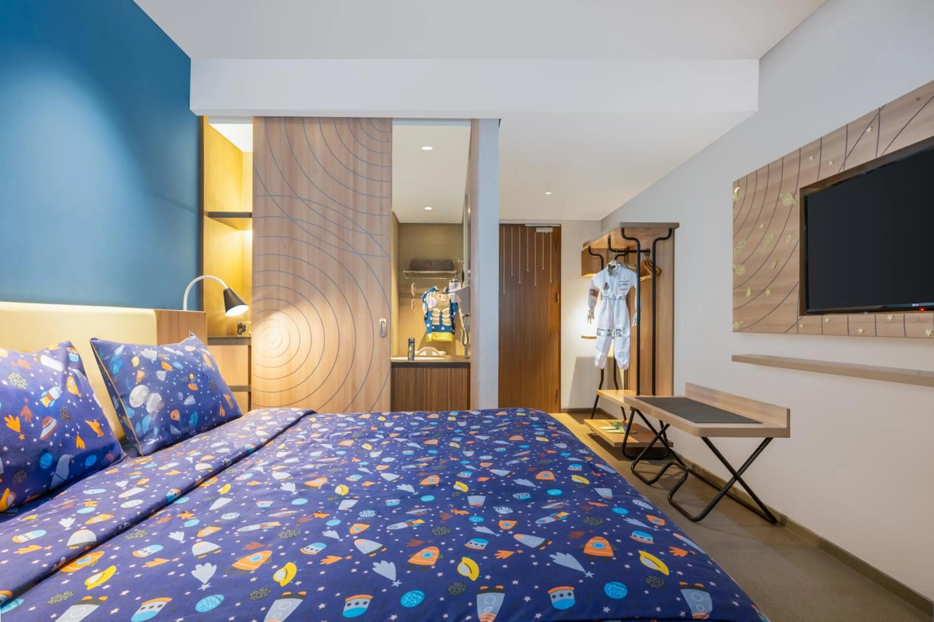 children, Bed in ibis Styles Bogor Pajajaran