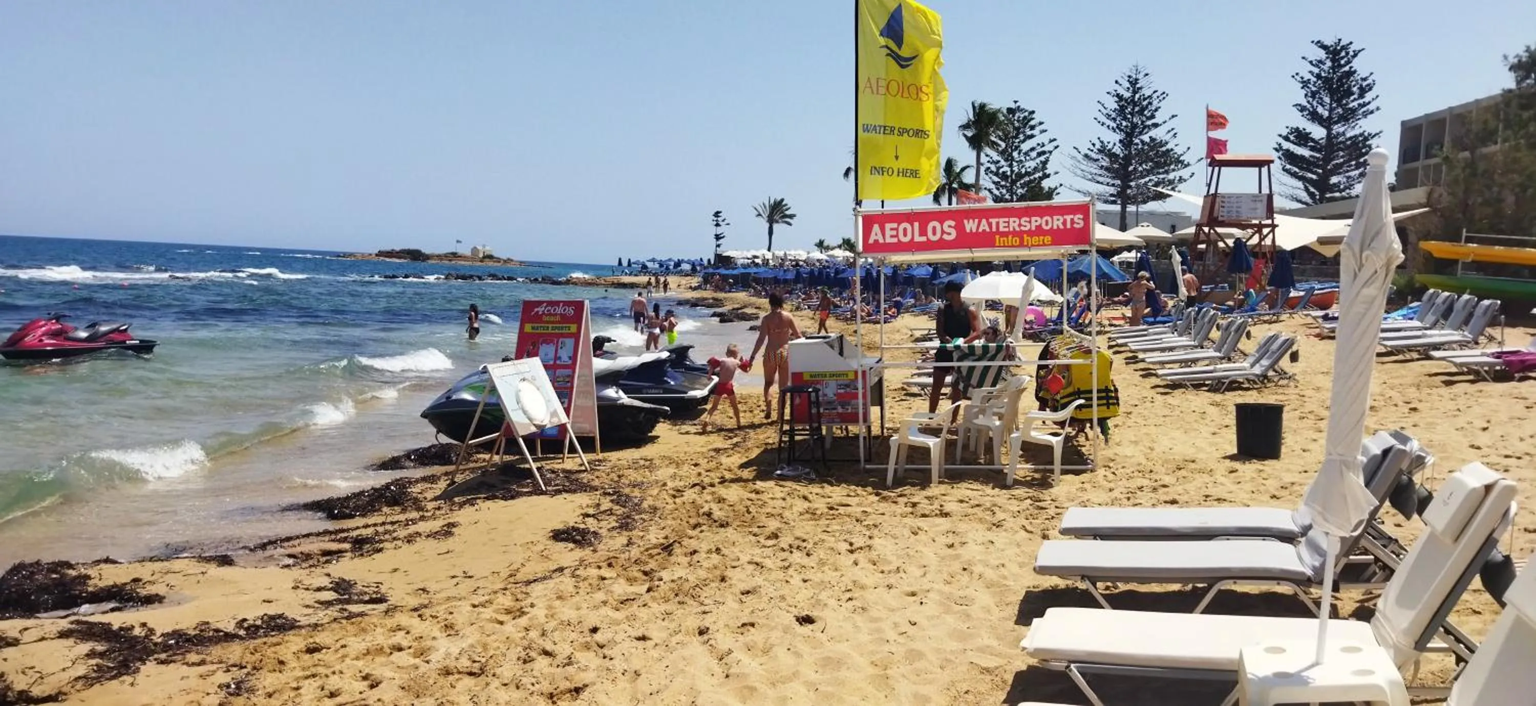 Cleo Rooms 250m from the beach