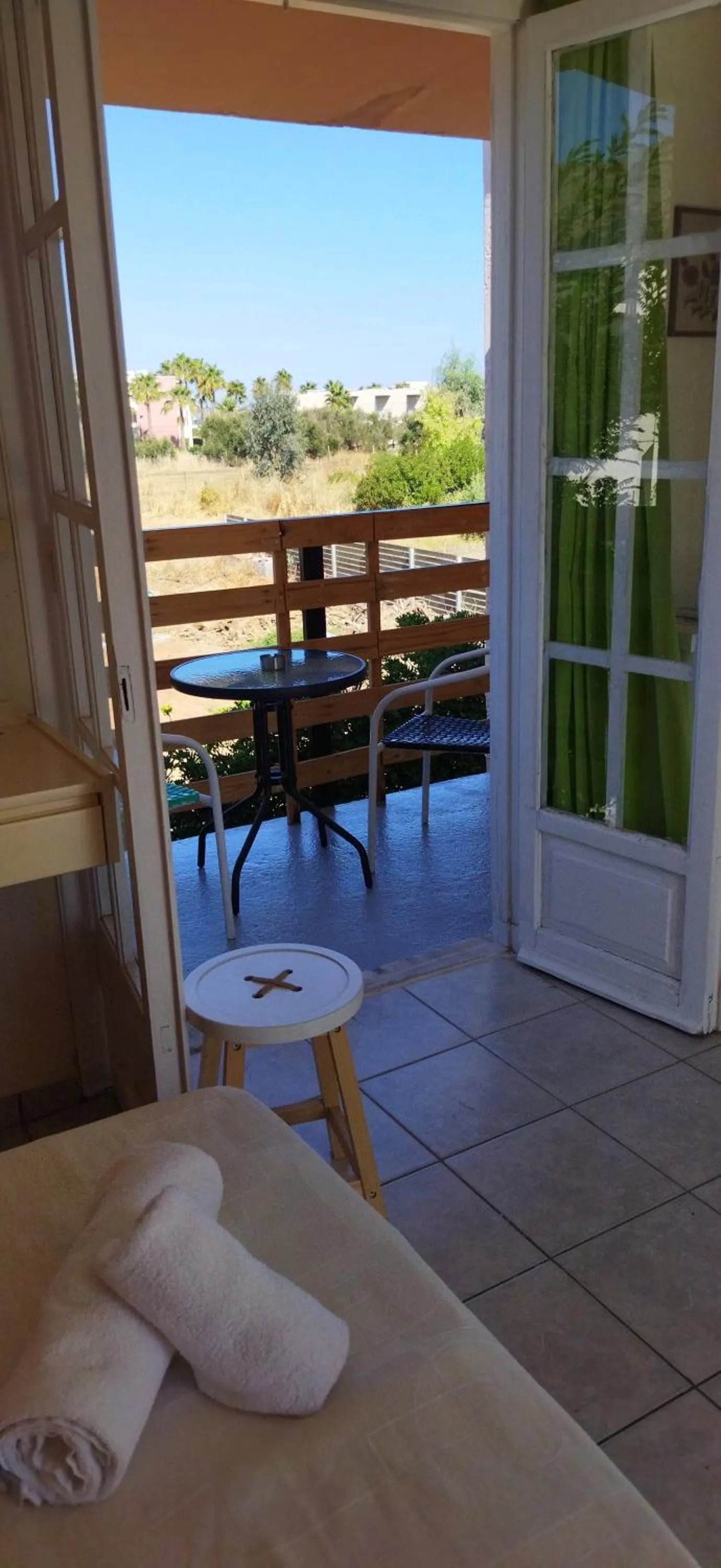 Cleo Rooms 250m from the beach