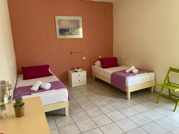 Cleo Rooms 250m from the beach