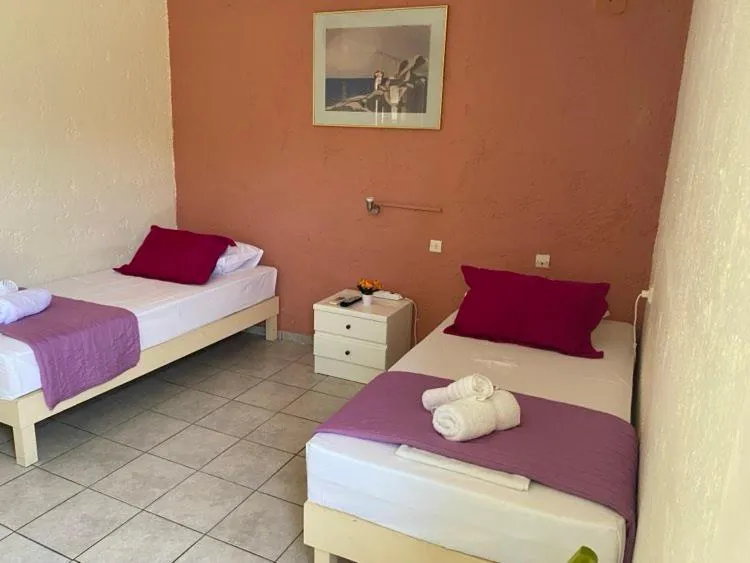 Cleo Rooms 250m from the beach