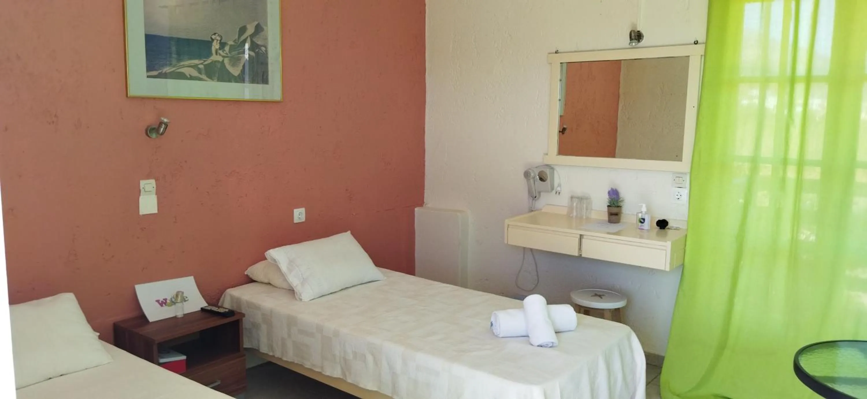 Cleo Rooms 250m from the beach