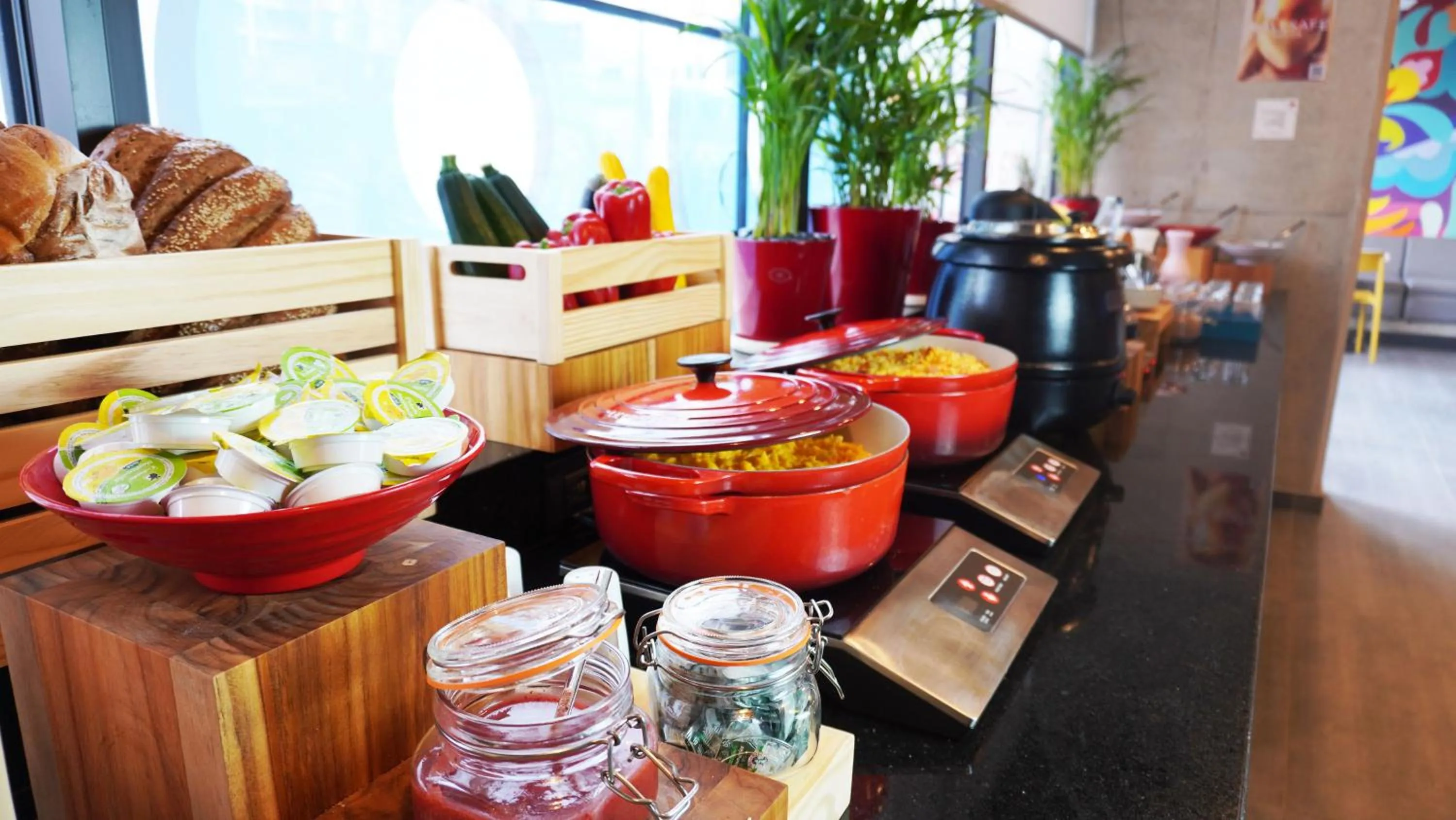 Breakfast in ibis budget Bogota Marly