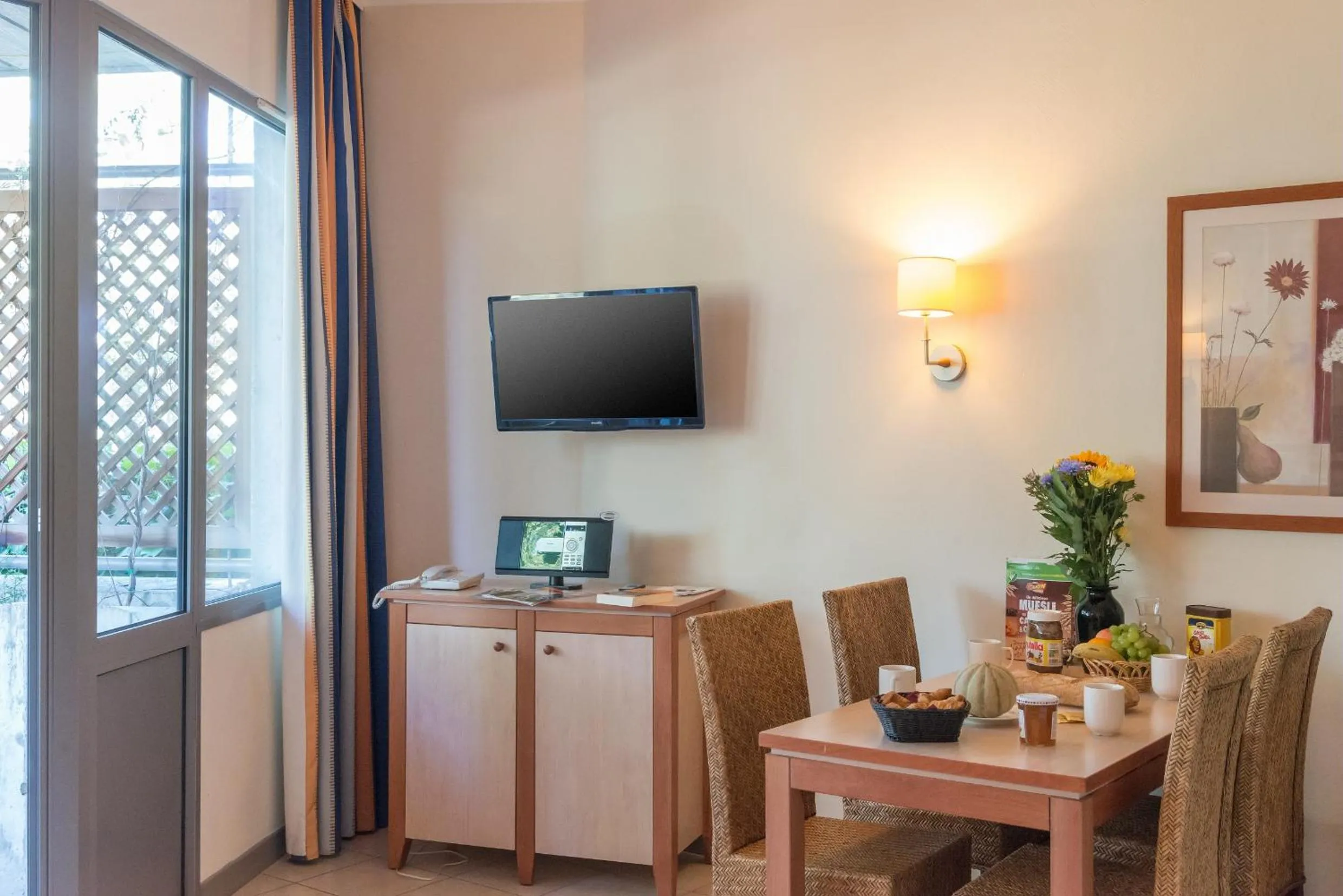 Dining area in SOWELL Family Le Vallon