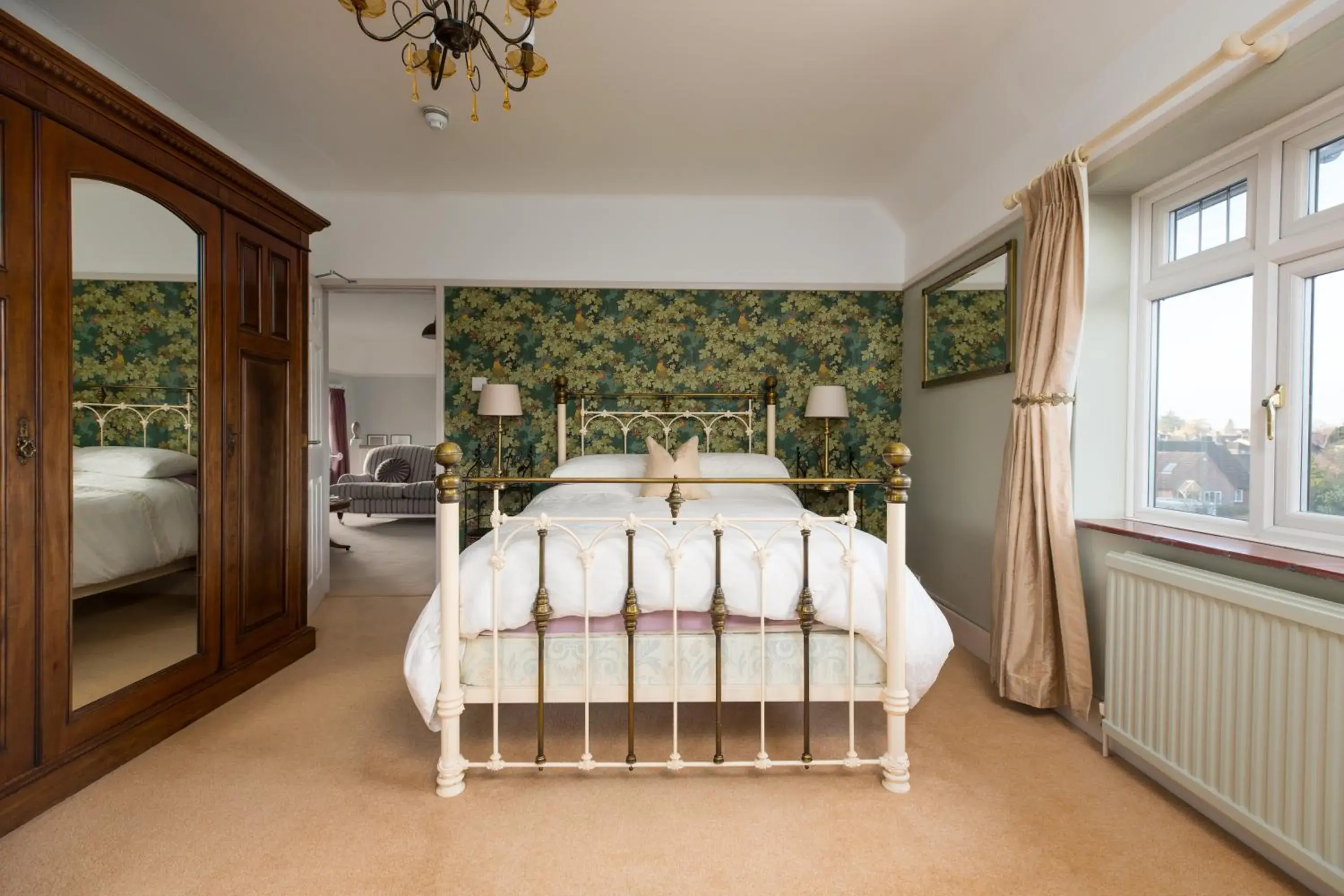 Deluxe Double Room with Shower - single occupancy in Chestnut Grove Bed And Breakfast Deluxe Double Room with Shower - single occupancy in Chestnut Grove Bed And Breakfast