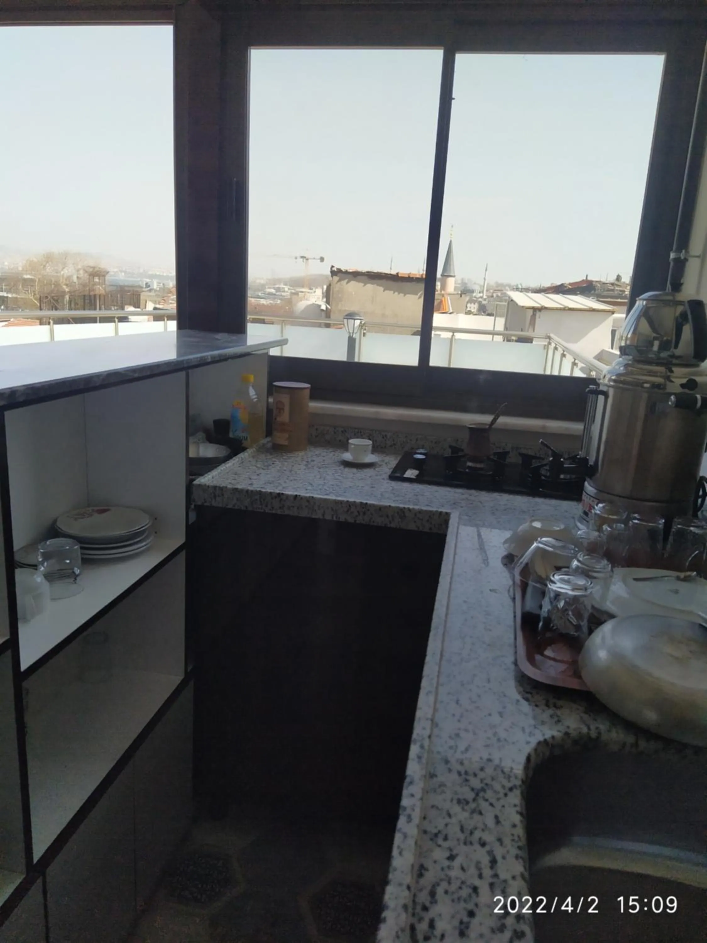 Communal kitchen in BoNaMi Hotel