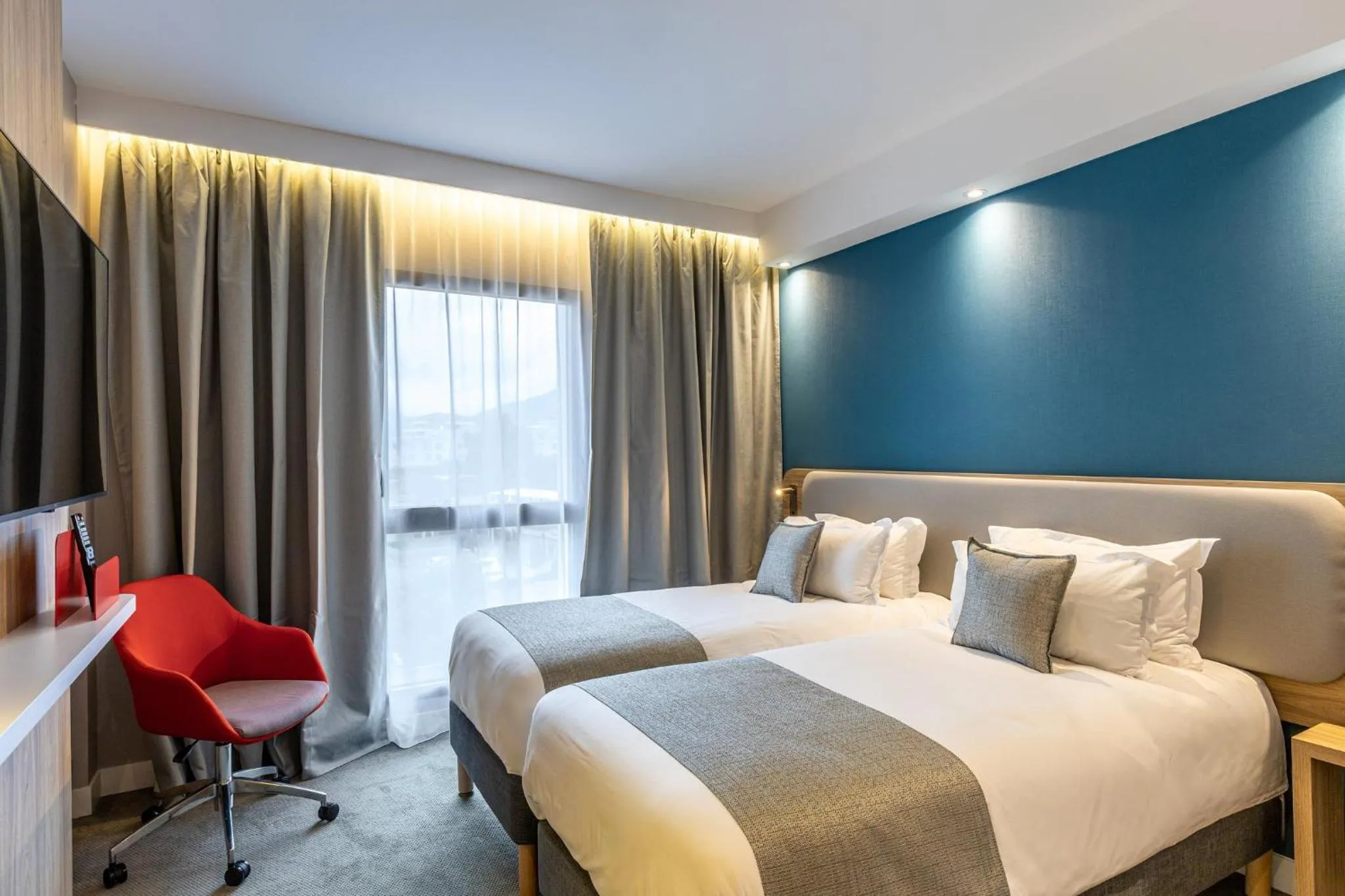 Photo of the whole room, Bed in Holiday Inn Express Ajaccio by IHG