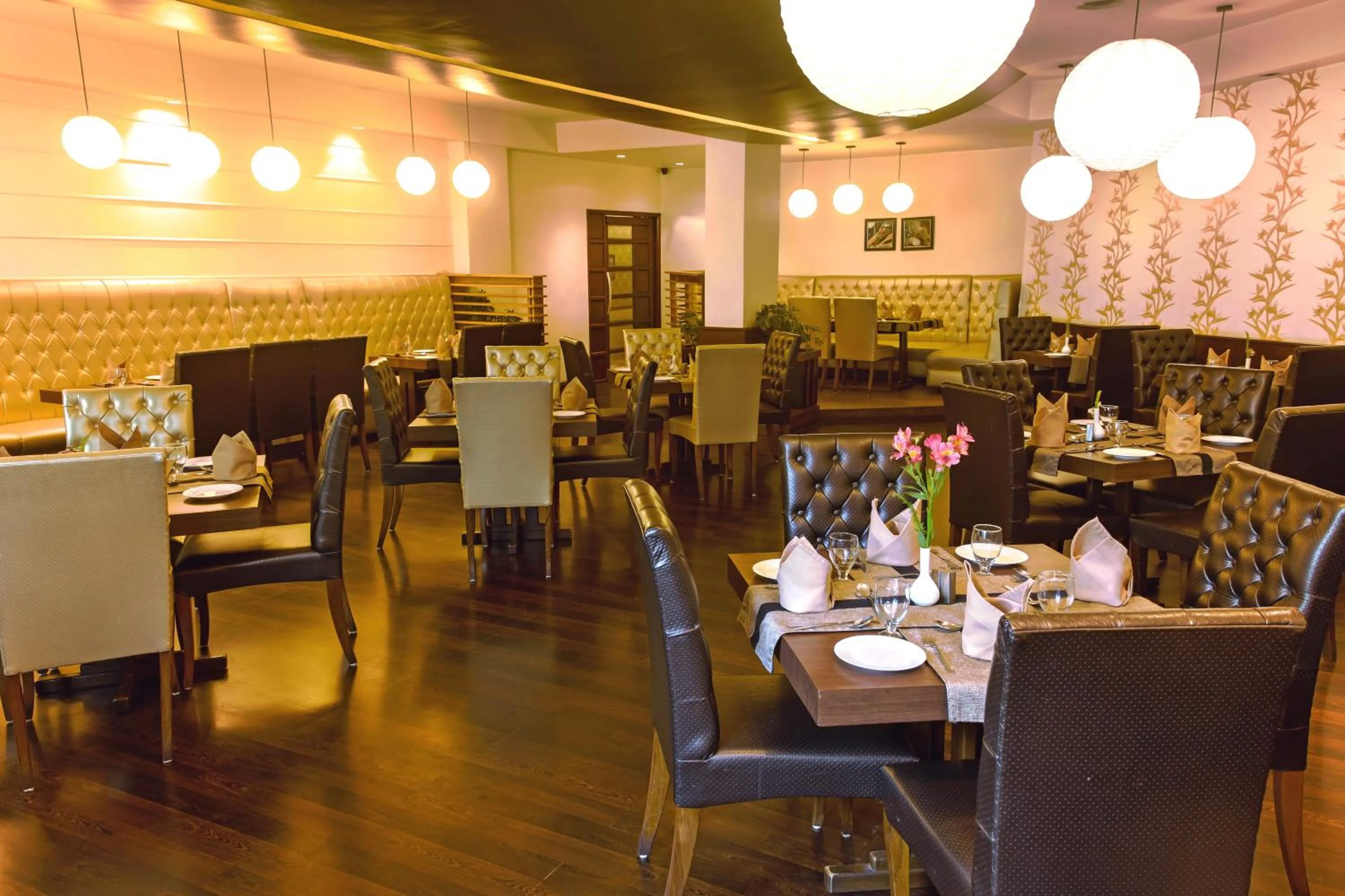 Restaurant/places to eat in Hotel Polo Towers Shillong