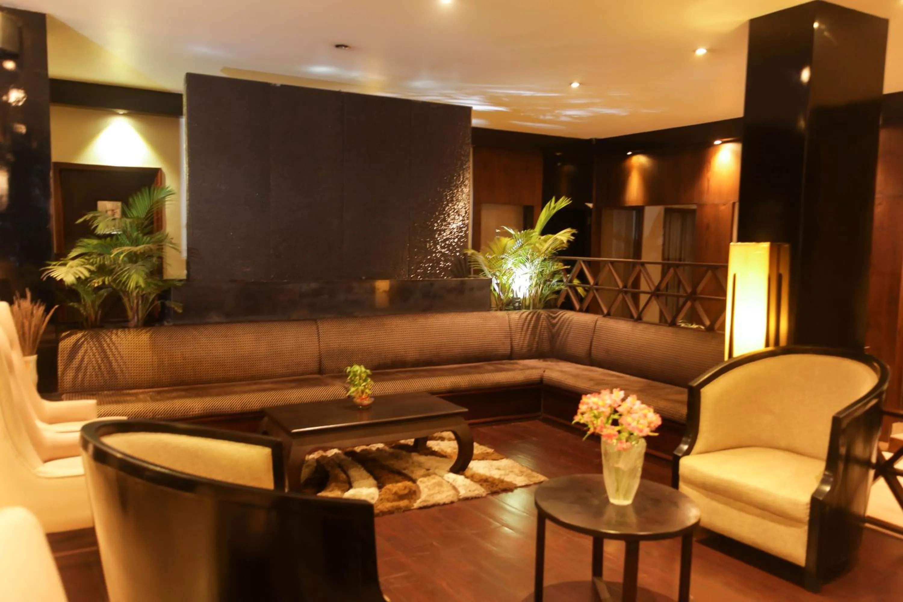 Restaurant/places to eat in Hotel Polo Towers Shillong