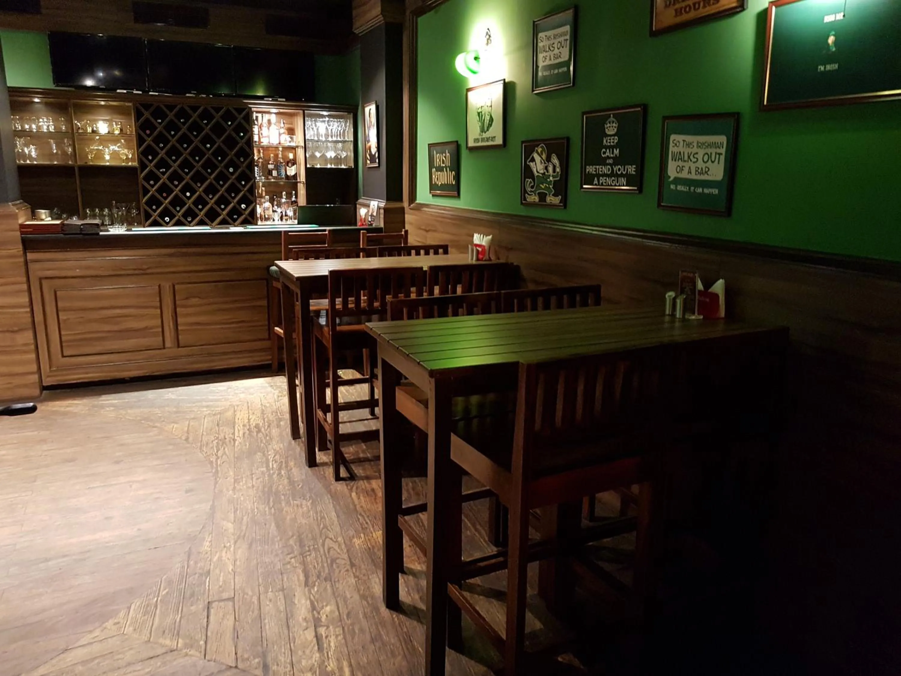 Restaurant/places to eat in Hotel Polo Towers Shillong