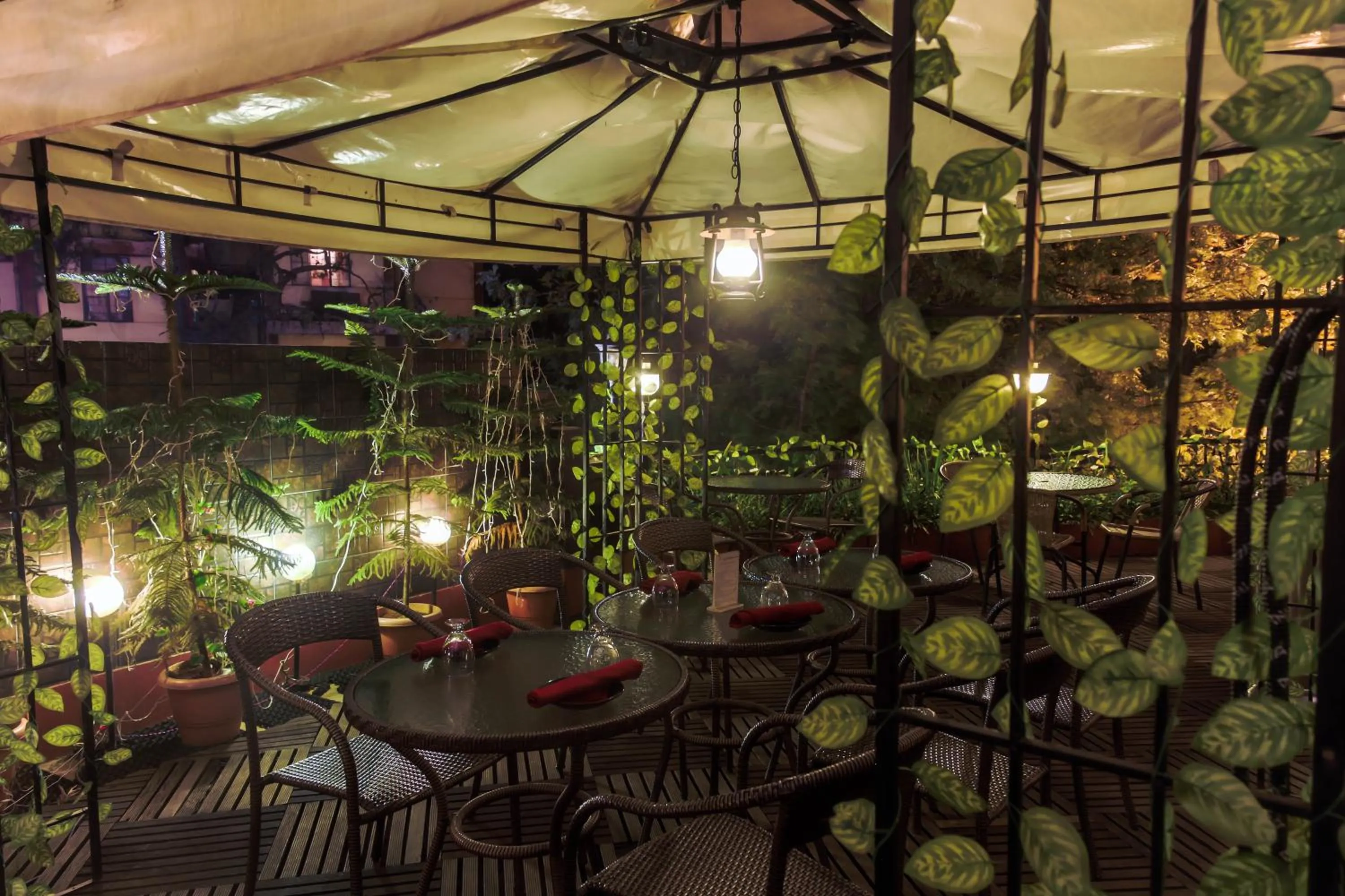 Restaurant/places to eat in Hotel Polo Towers Shillong