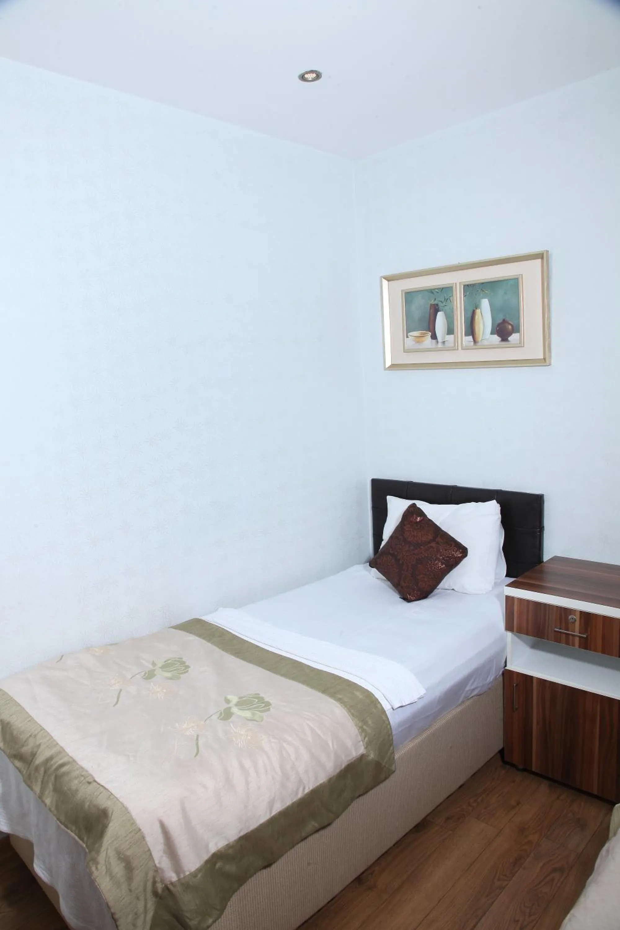 Deluxe Double or Twin Room with City View in GARDEN HILL HOTEL