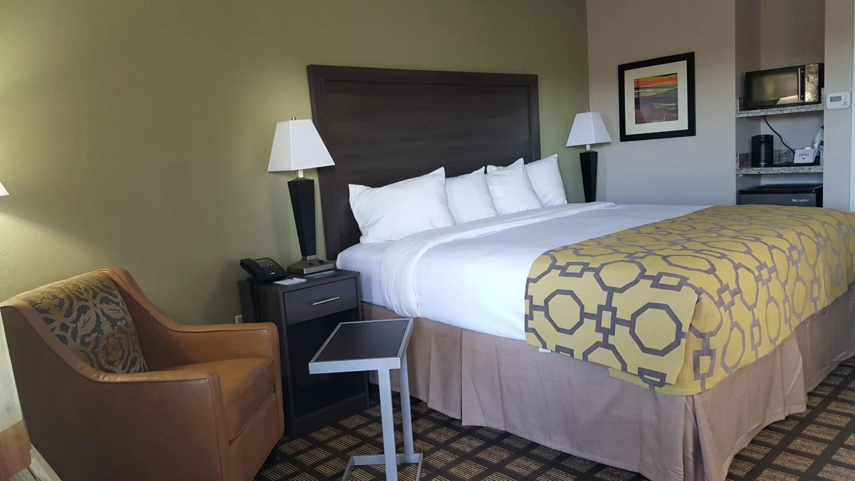 Decorative detail, Bed in Baymont by Wyndham Clarksville