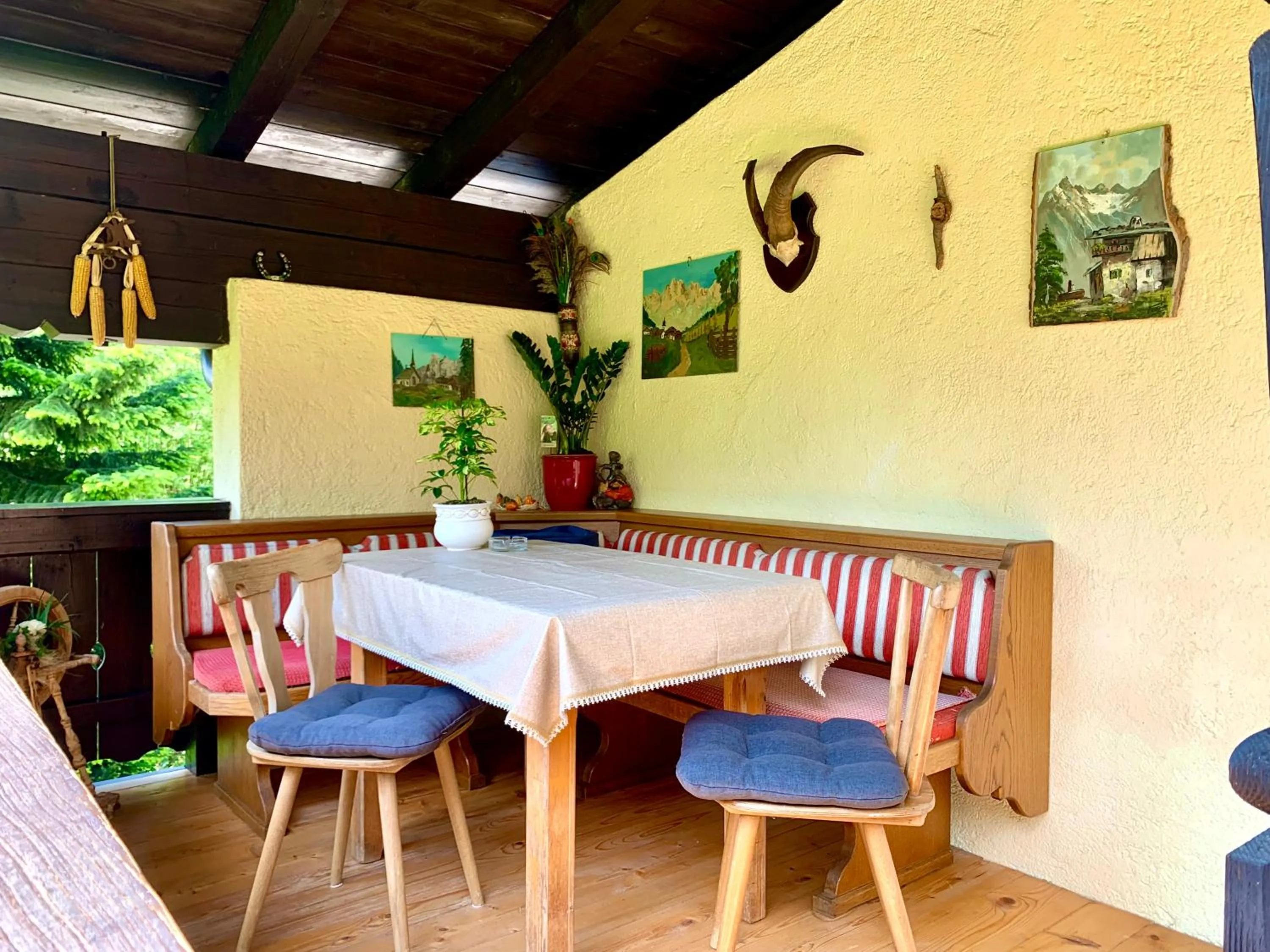 Lounge or bar in Sunnseit Lodge - Kitzbüheler Alpen