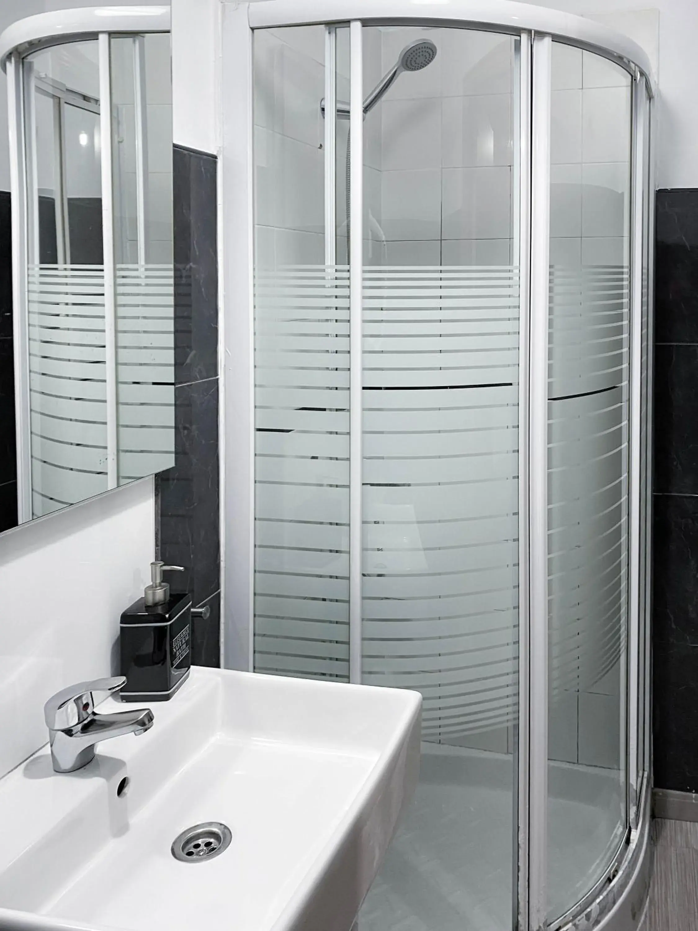 Standard Triple Room in Hostal Andrea Standard Triple Room in Hostal Andrea