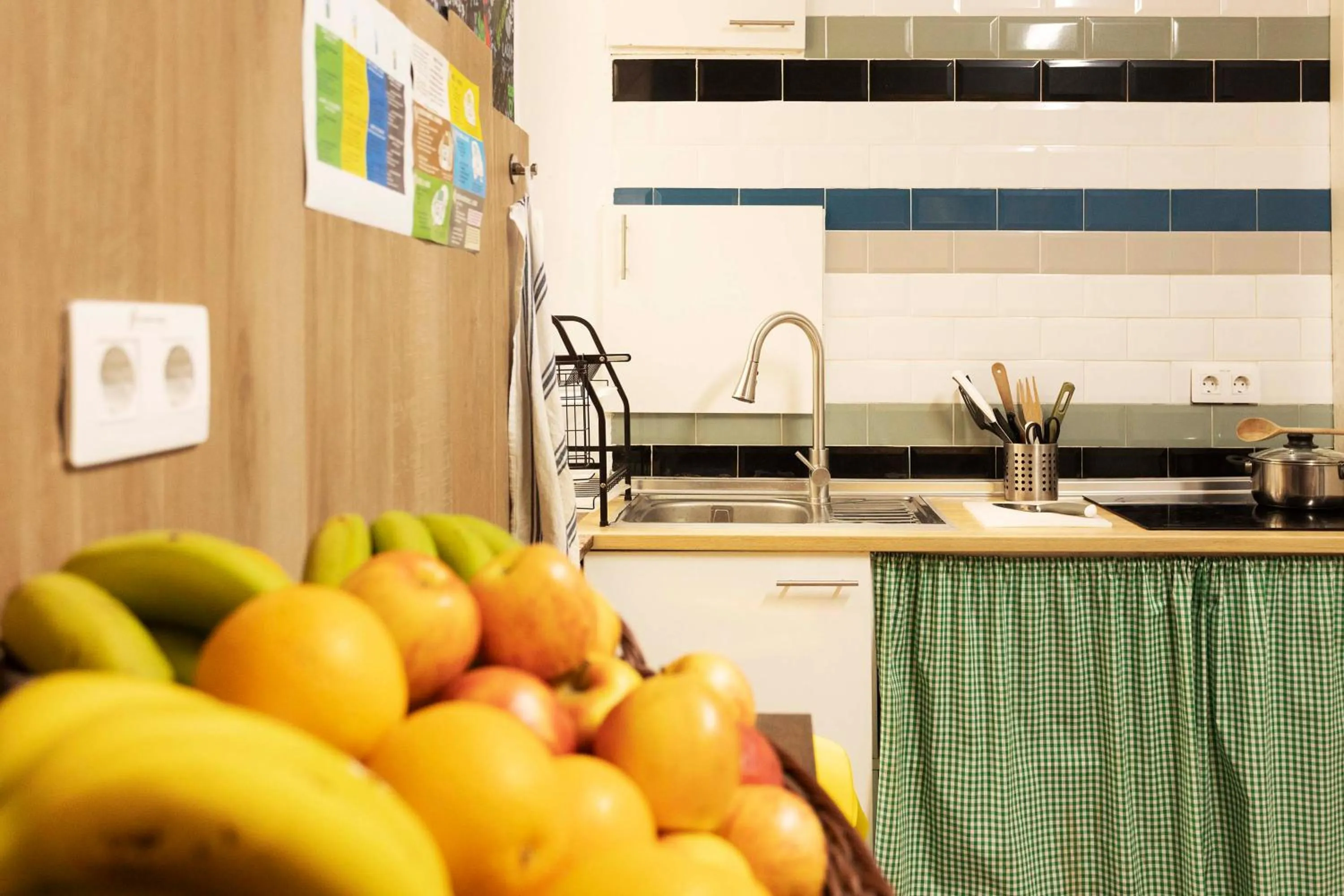 Kitchen or kitchenette in Green Hostel Oviedo