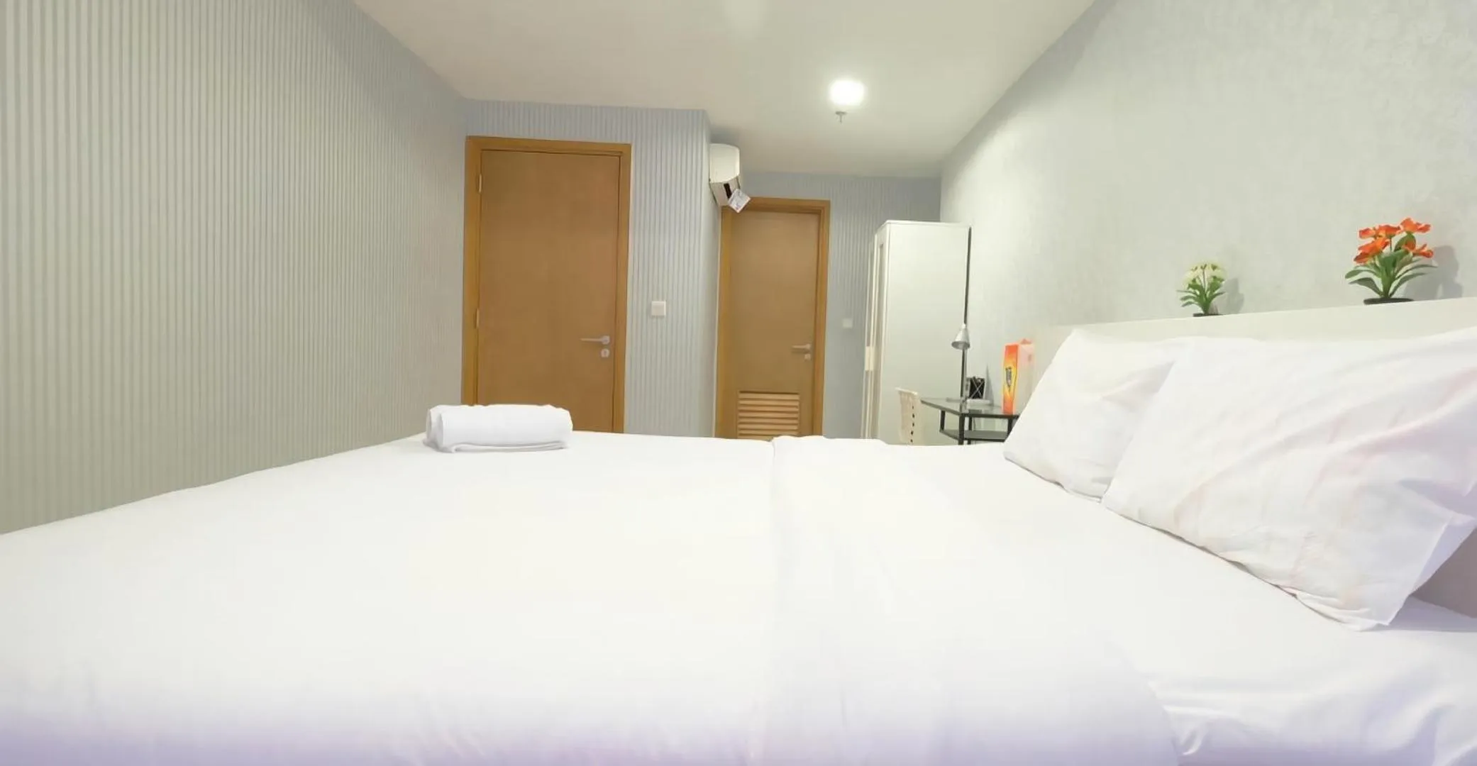 Bedroom in Cozy & Elegant The Mansion Jasmine Tower Capilano