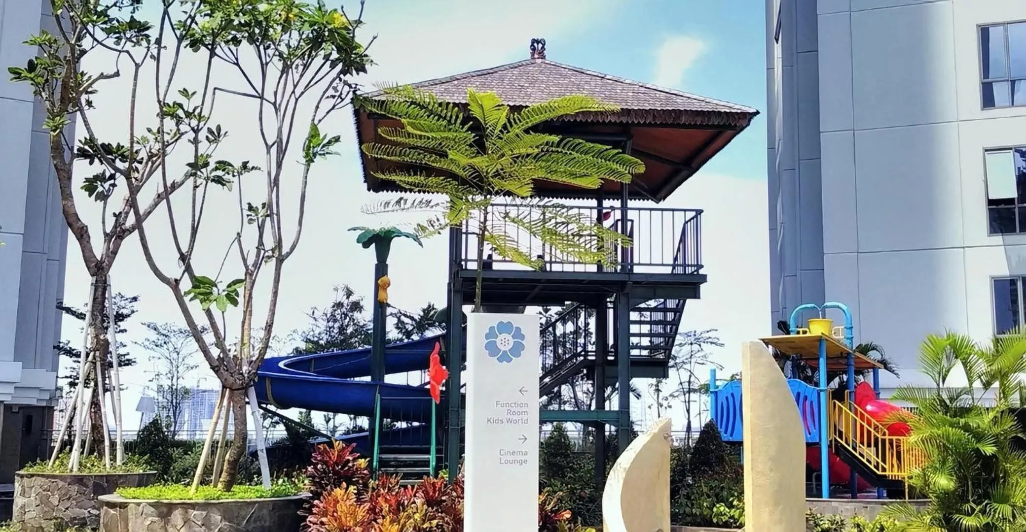 Children play ground in Cozy & Elegant The Mansion Jasmine Tower Capilano