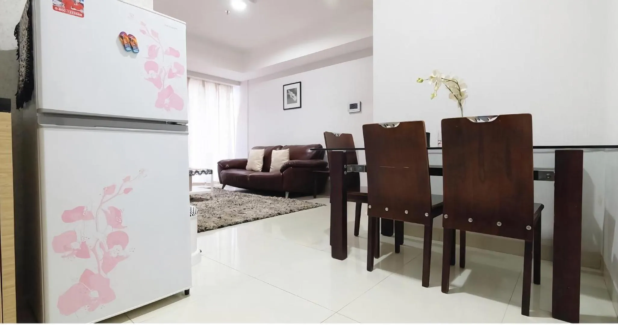 Communal kitchen in Cozy & Elegant The Mansion Jasmine Tower Capilano