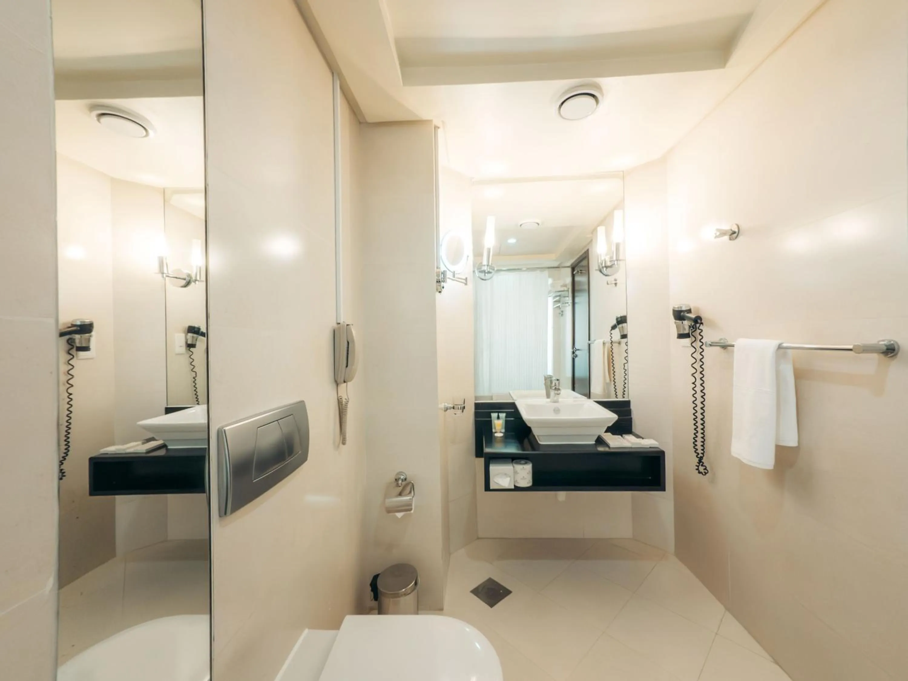 Bathroom in Kingsgate Hotel by Millennium