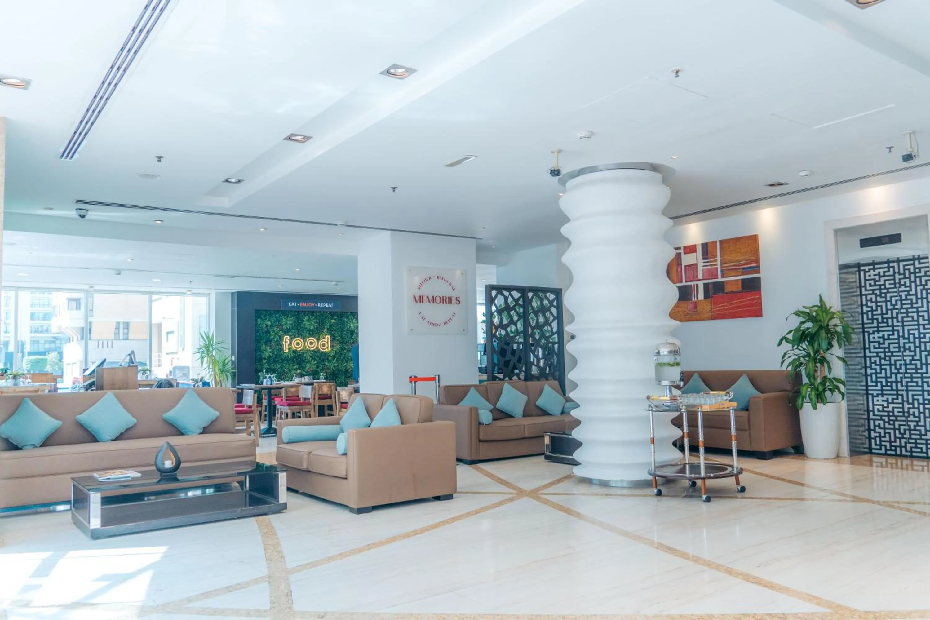 Restaurant/places to eat in Kingsgate Hotel by Millennium