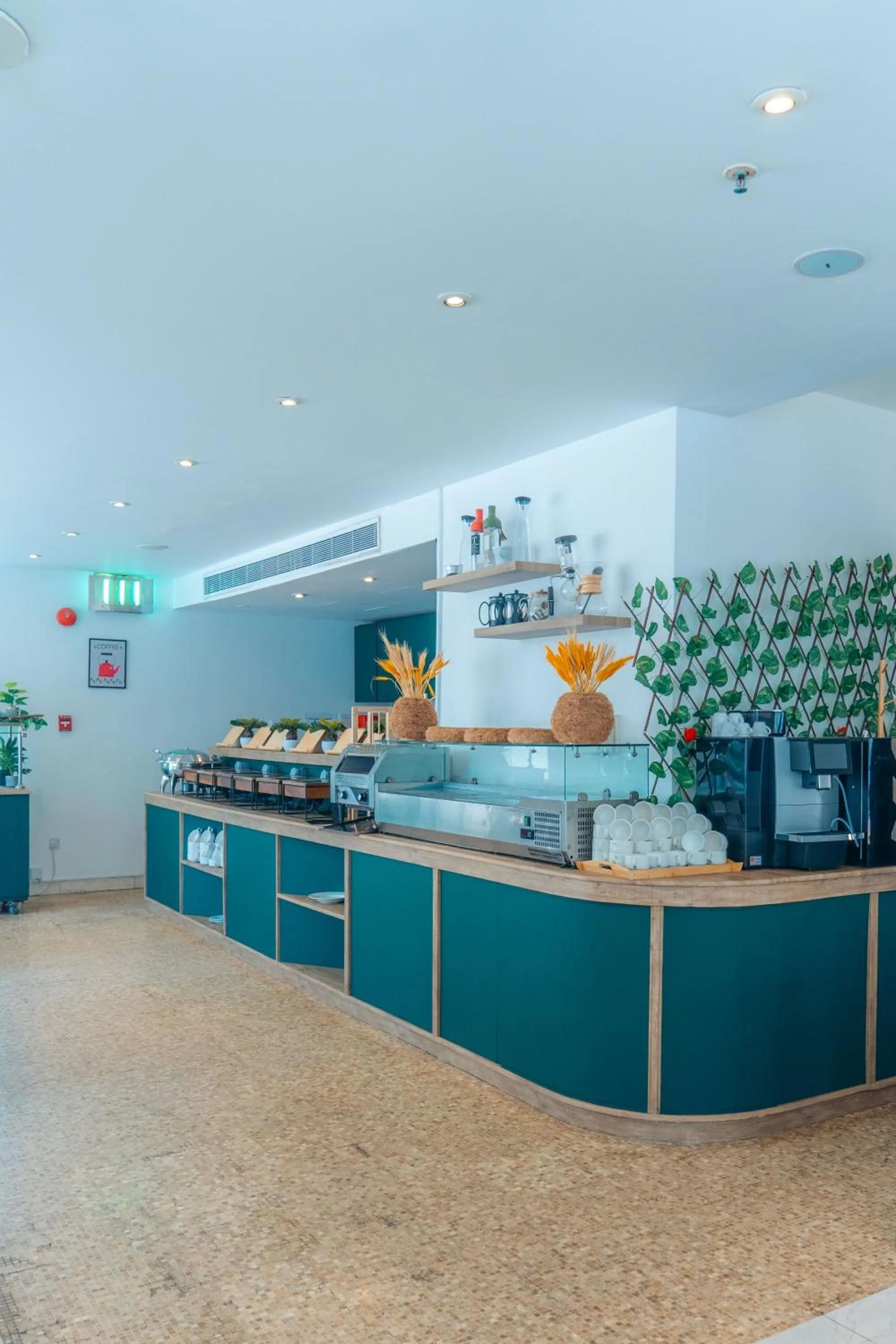 Restaurant/places to eat in Kingsgate Hotel by Millennium