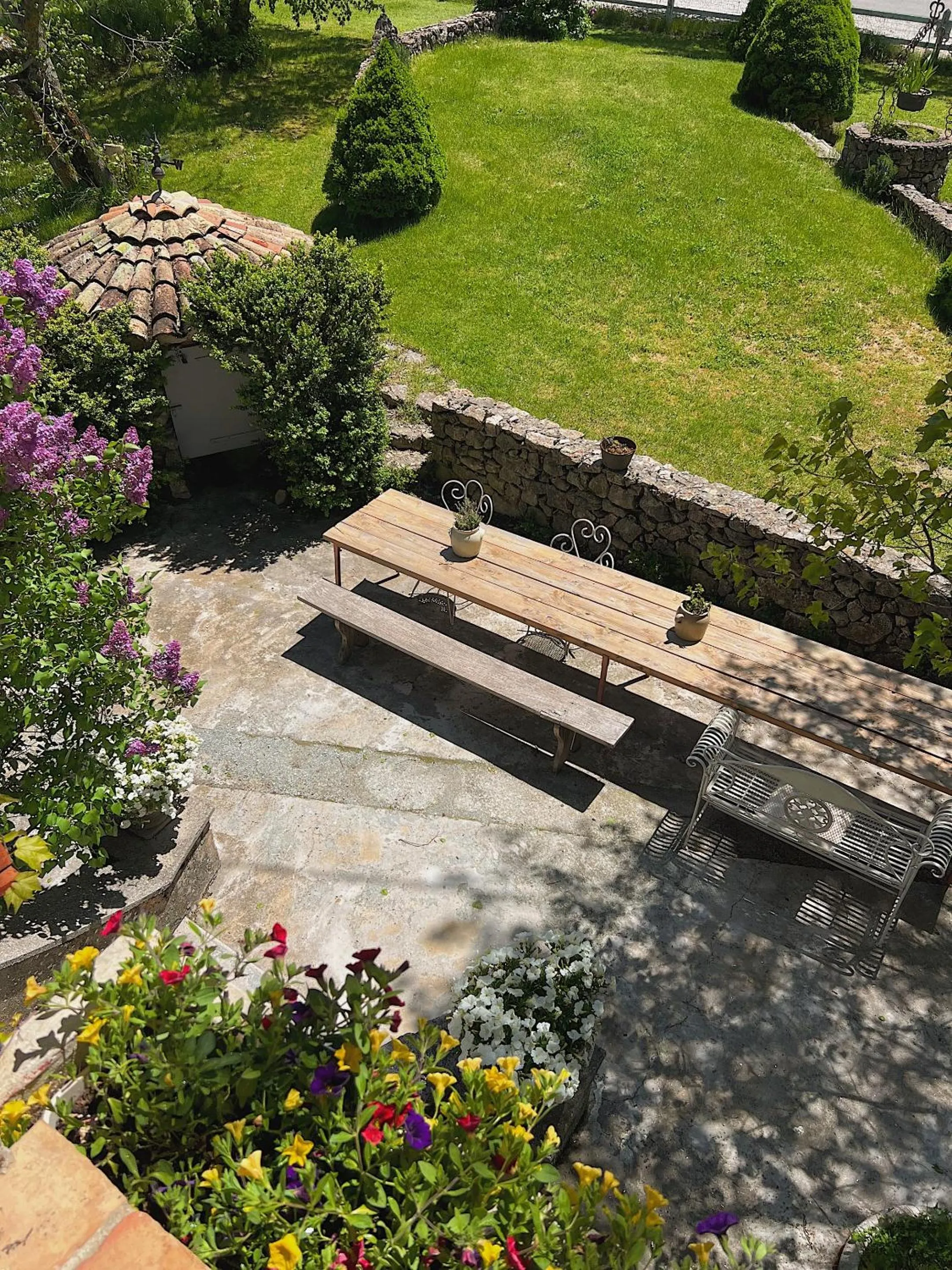 Property building in La Bastide des Pins