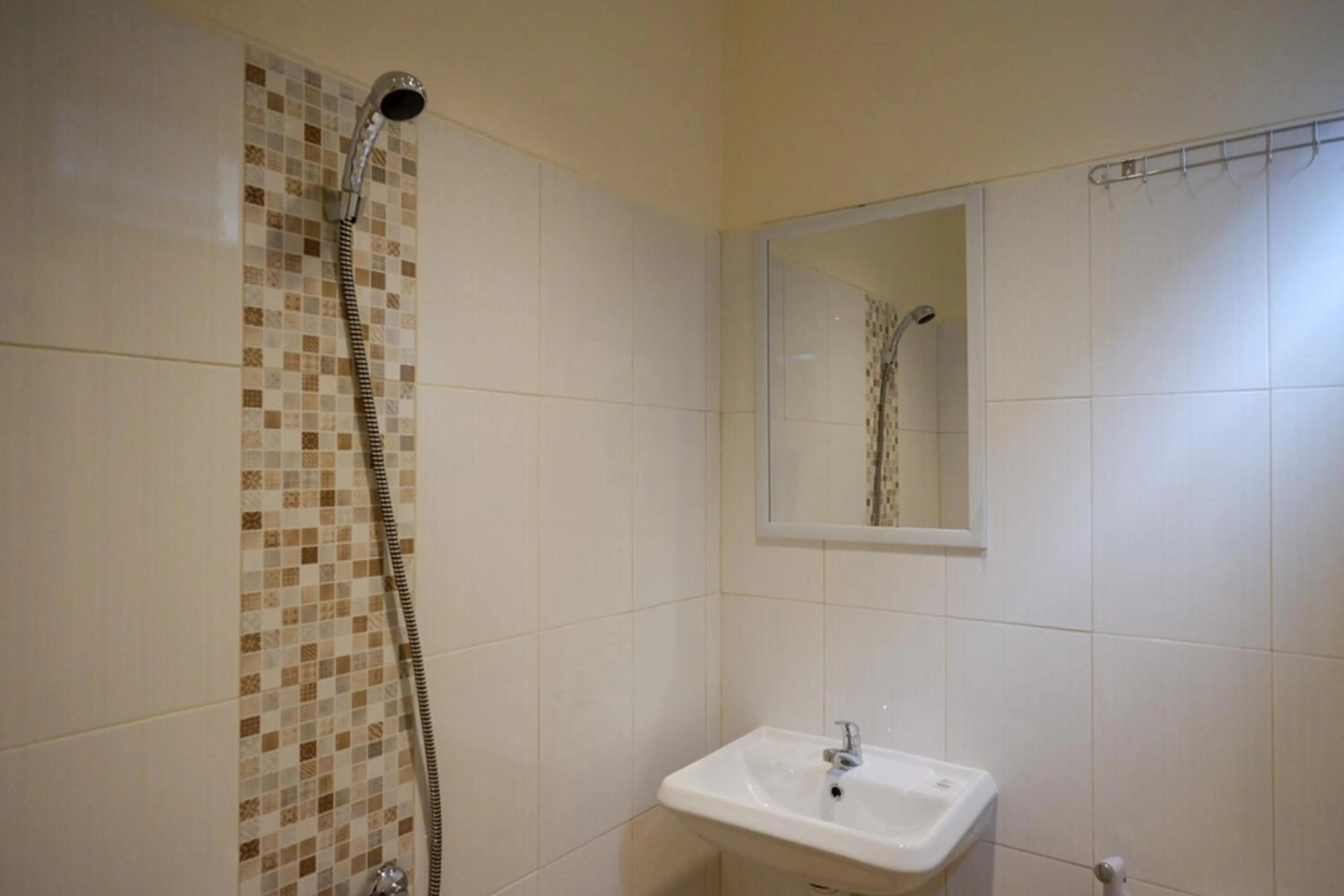 Bathroom in RedDoorz near Ambarrukmo Plaza Mall