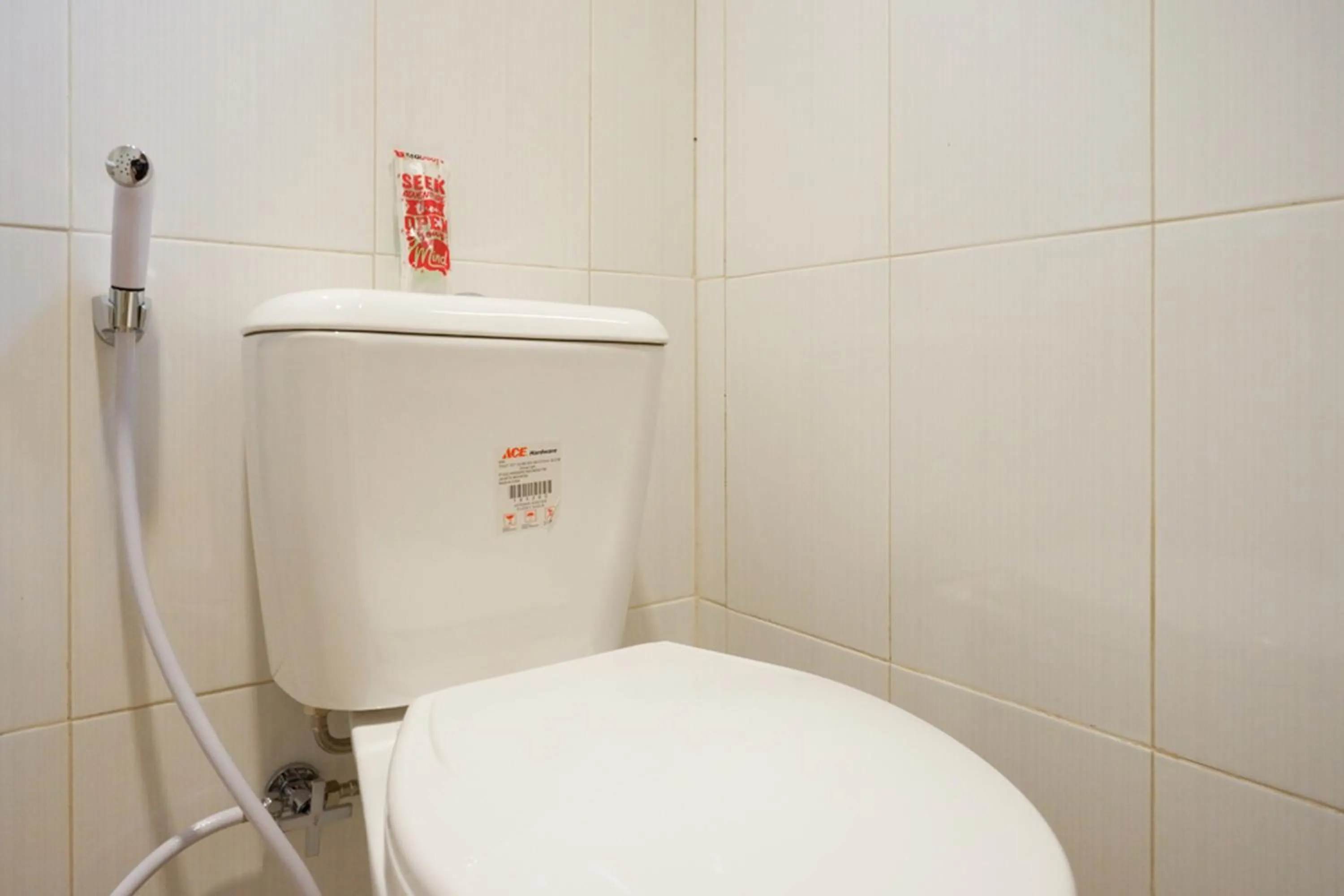 Bathroom in RedDoorz near Ambarrukmo Plaza Mall