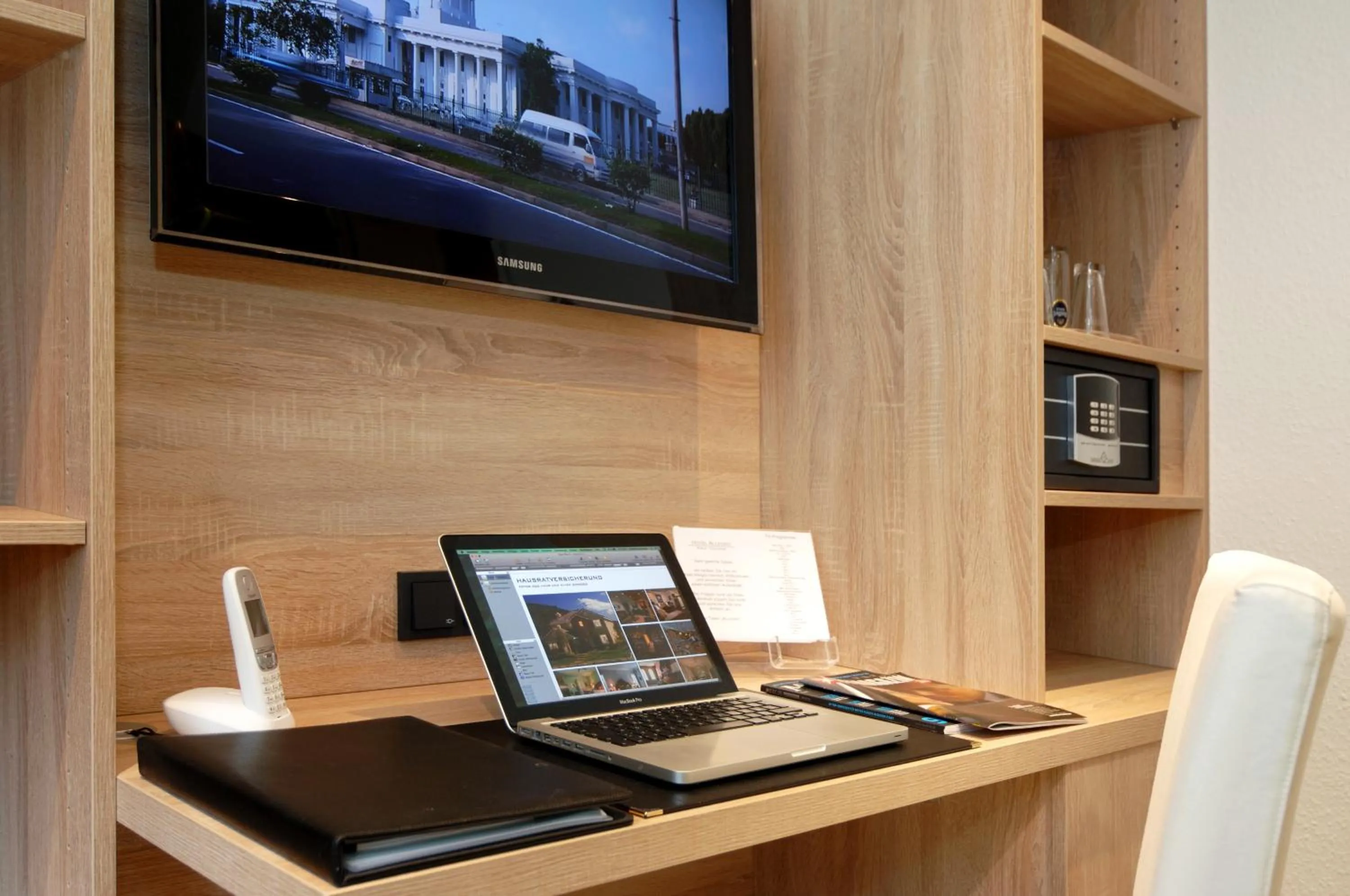 TV and multimedia in Hotel Allegro