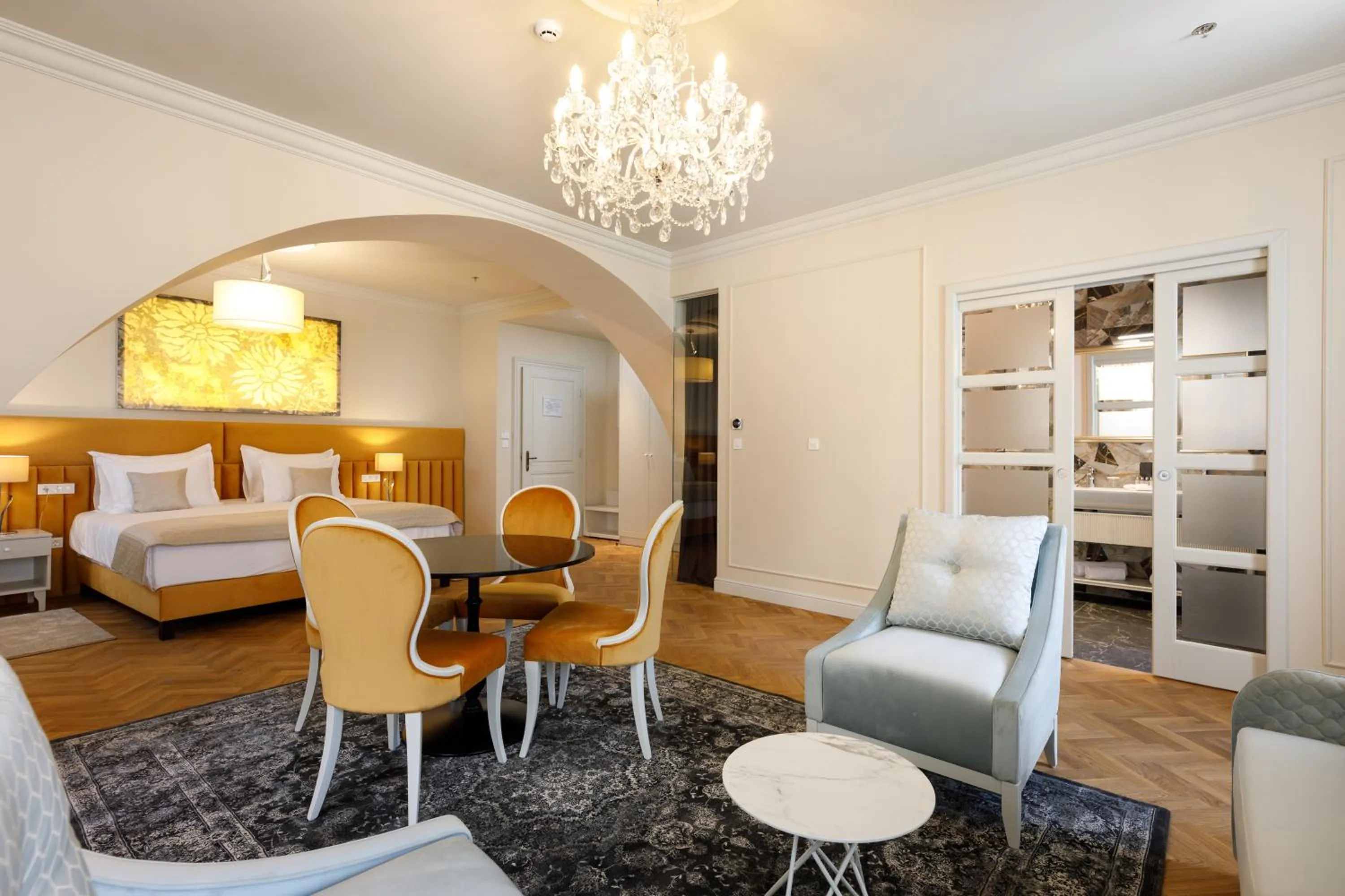 Bed in Heritage hotel Santa Lucia