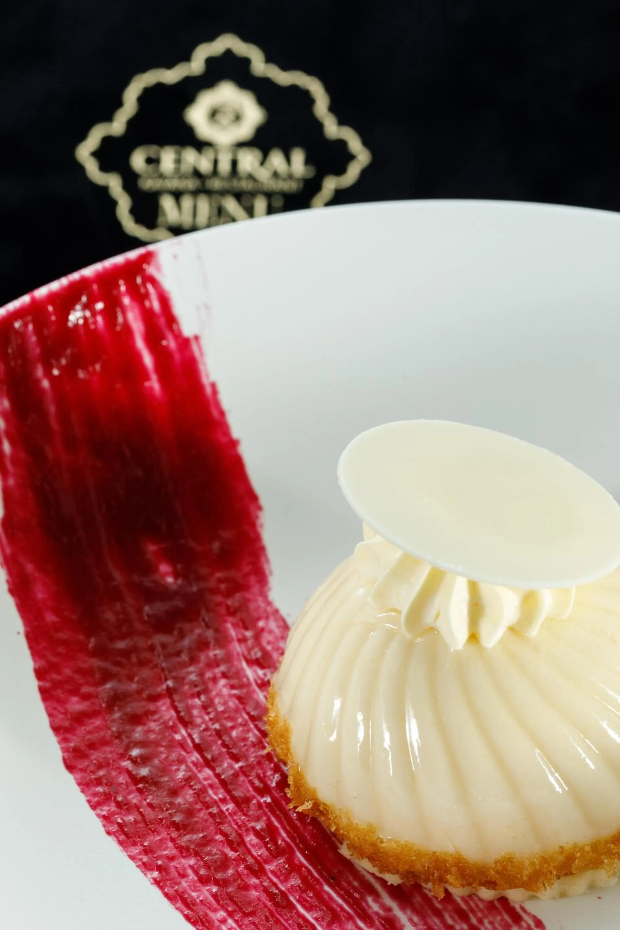 Restaurant/places to eat in Heritage hotel Santa Lucia