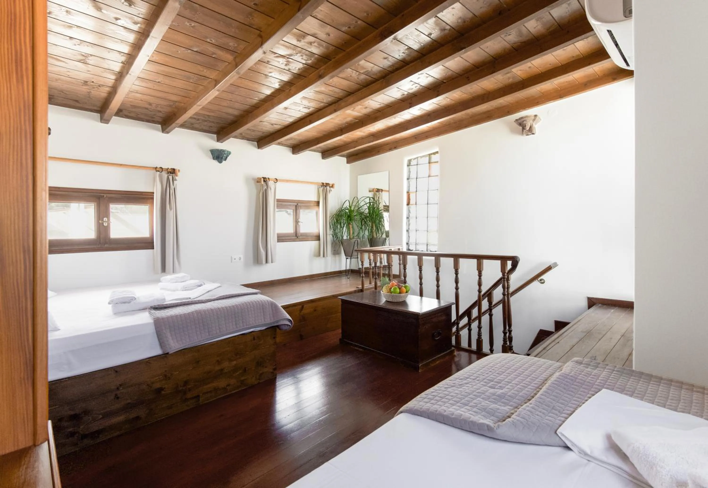 Bed in Crystal Dreams