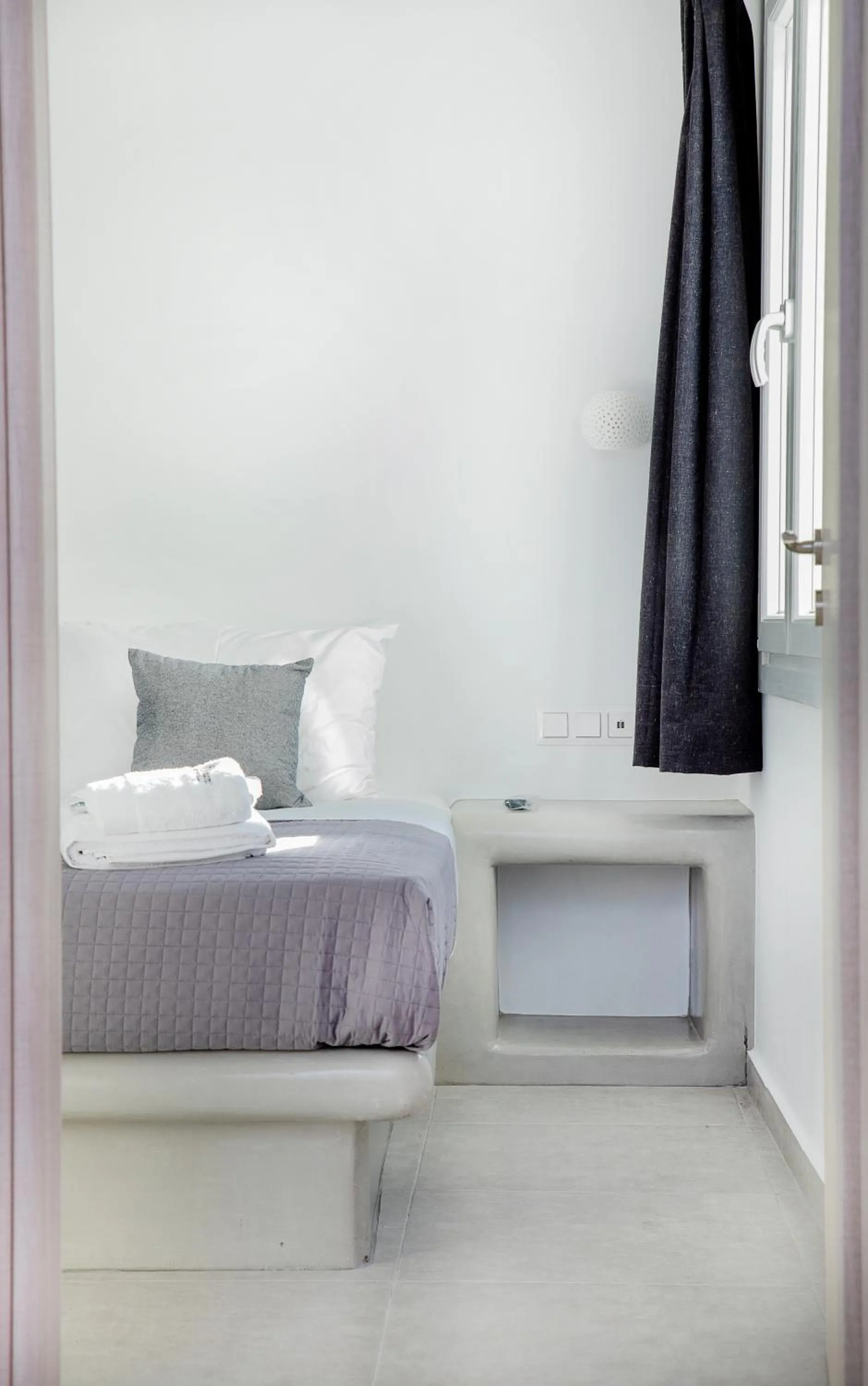 Bed in Crystal Dreams